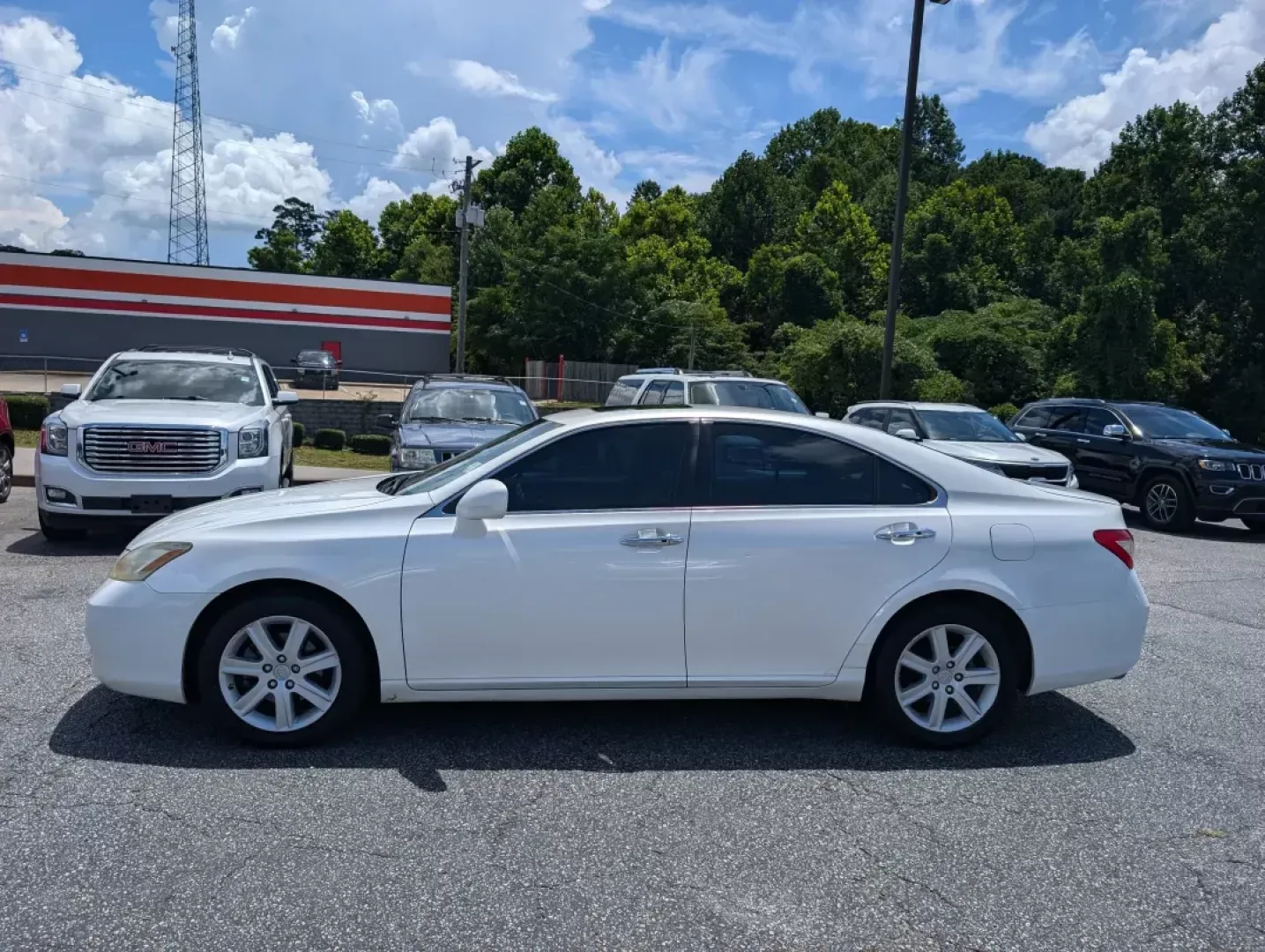 2007 Lexus ES 350 (JTHBJ46G672) with an Other engine, located at 3959 U.S. 80 W, Phenix City, AL, 36870, (334) 297-4885, 32.469296, -85.135185 - **Experience Luxury and Reliability with the 2007 Lexus ES 350 at Gils Auto in Phenix City!**<br /> <br /> Are you in the market for a dependable, stylish sedan that can elevate your everyday driving experience? Look no further than the 2007 Lexus ES 350, available now at Gils Auto, your trusted Buy - Photo#7