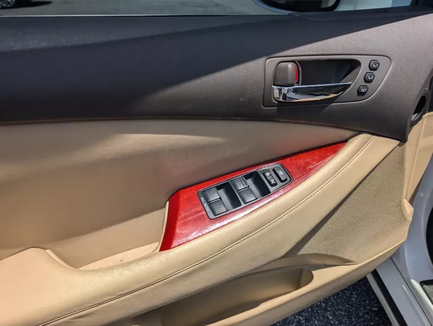 2007 Lexus ES 350 (JTHBJ46G672) with an Other engine, located at 3959 U.S. 80 W, Phenix City, AL, 36870, (334) 297-4885, 32.469296, -85.135185 - **Experience Luxury and Reliability with the 2007 Lexus ES 350 at Gils Auto in Phenix City!**<br /> <br /> Are you in the market for a dependable, stylish sedan that can elevate your everyday driving experience? Look no further than the 2007 Lexus ES 350, available now at Gils Auto, your trusted Buy - Photo#8