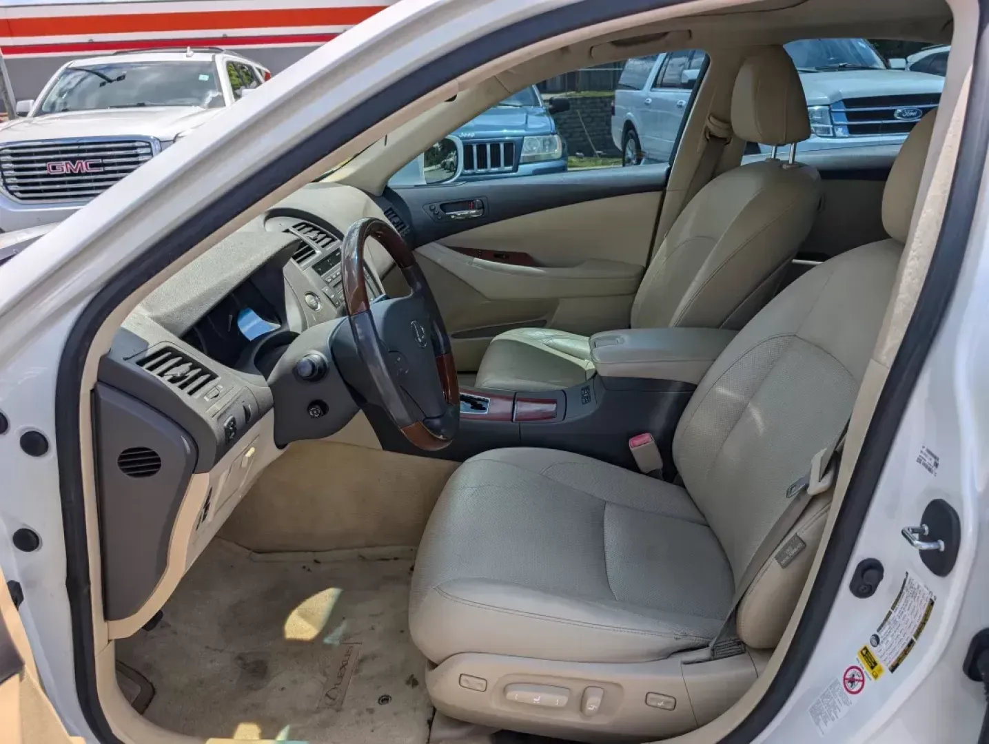 2007 Lexus ES 350 (JTHBJ46G672) with an Other engine, located at 3959 U.S. 80 W, Phenix City, AL, 36870, (334) 297-4885, 32.469296, -85.135185 - **Experience Luxury and Reliability with the 2007 Lexus ES 350 at Gils Auto in Phenix City!**<br /> <br /> Are you in the market for a dependable, stylish sedan that can elevate your everyday driving experience? Look no further than the 2007 Lexus ES 350, available now at Gils Auto, your trusted Buy - Photo#9