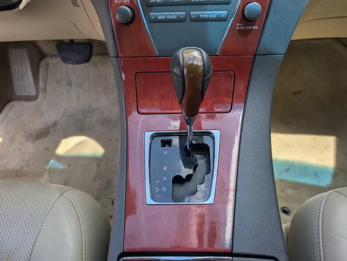 2007 Lexus ES 350 (JTHBJ46G672) with an Other engine, located at 3959 U.S. 80 W, Phenix City, AL, 36870, (334) 297-4885, 32.469296, -85.135185 - **Experience Luxury and Reliability with the 2007 Lexus ES 350 at Gils Auto in Phenix City!**<br /> <br /> Are you in the market for a dependable, stylish sedan that can elevate your everyday driving experience? Look no further than the 2007 Lexus ES 350, available now at Gils Auto, your trusted Buy - Photo#13