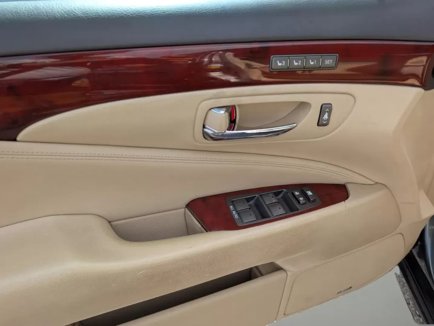 2007 Lexus LS 460 (JTHBL46F975) with an Other engine, located at 7000 Northlake Connector, Columbus, GA, 31904, (706) 987-8085, 32.524975, -84.978134 - **Elevate Your Driving Experience with the 2007 Lexus LS 460 at Gils Auto in Phenix City, AL!**<br /> <br /> Are you in search of a luxurious ride that effortlessly blends sophistication and performance? Whether you're a daily commuter navigating the busy roads or a weekend adventurer seeking comfor - Photo#8