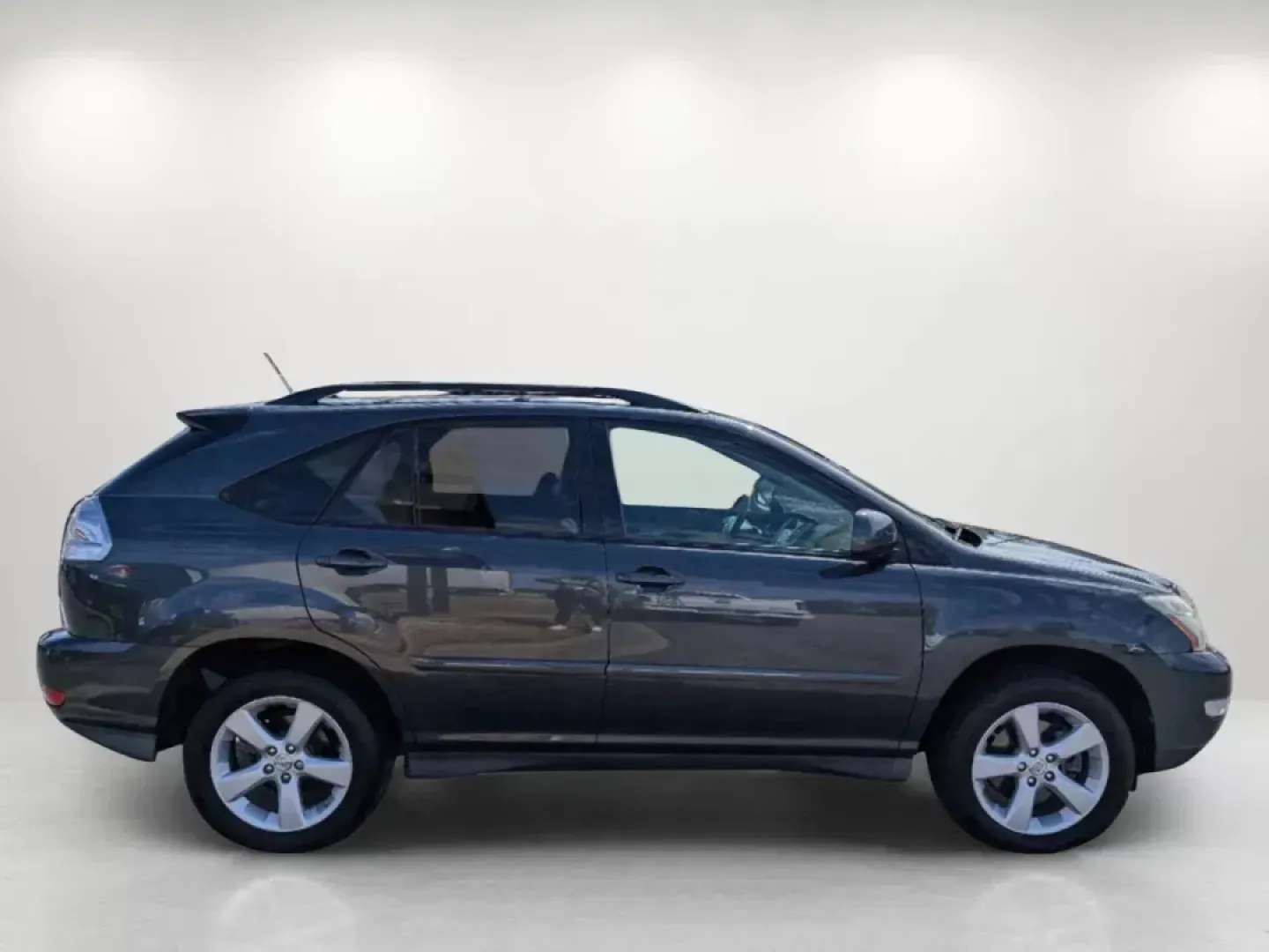 2007 /Black Lexus RX 350 (2T2GK31U37C) with an Other engine, located at 3959 U.S. 80 W, Phenix City, AL, 36870, (334) 297-4885, 32.469296, -85.135185 - Discover the perfect blend of luxury, comfort, and reliability with this stunning 2007 Lexus RX 350, now available at Gils Auto in Phenix City, AL! Whether you're a growing family in need of extra space, a commuter looking for a dependable ride, or someone ready for weekend adventures, this SUV is d - Photo#4