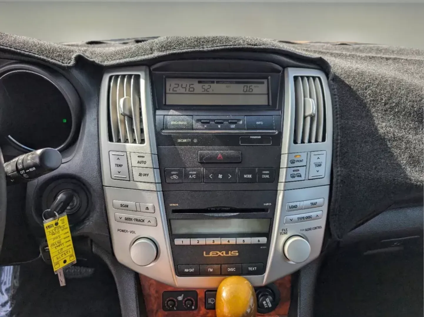 2007 /Black Lexus RX 350 (2T2GK31U37C) with an Other engine, located at 3959 U.S. 80 W, Phenix City, AL, 36870, (334) 297-4885, 32.469296, -85.135185 - Discover the perfect blend of luxury, comfort, and reliability with this stunning 2007 Lexus RX 350, now available at Gils Auto in Phenix City, AL! Whether you're a growing family in need of extra space, a commuter looking for a dependable ride, or someone ready for weekend adventures, this SUV is d - Photo#11