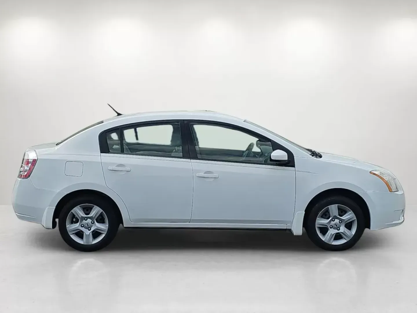2007 Nissan Sentra 2.0 S (3N1AB61E17L) with an Other engine, located at 804 22nd Ave, Phenix City, AL, 36870, (334) 297-1860, 32.484749, -85.024475 - Unlock your adventure with the perfect blend of style, reliability, and affordability! At Gils Auto - Phenix City #2, we understand that life is about seizing every moment, whether it's commuting to work, heading out for a family road trip, or just enjoying a leisurely drive through the scenic route - Photo#3