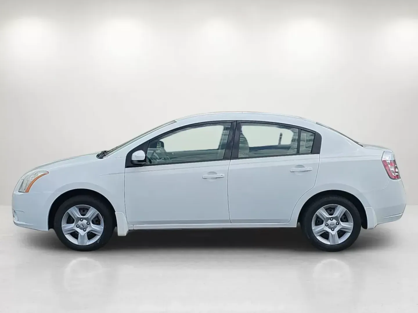 2007 Nissan Sentra 2.0 S (3N1AB61E17L) with an Other engine, located at 804 22nd Ave, Phenix City, AL, 36870, (334) 297-1860, 32.484749, -85.024475 - Unlock your adventure with the perfect blend of style, reliability, and affordability! At Gils Auto - Phenix City #2, we understand that life is about seizing every moment, whether it's commuting to work, heading out for a family road trip, or just enjoying a leisurely drive through the scenic route - Photo#7