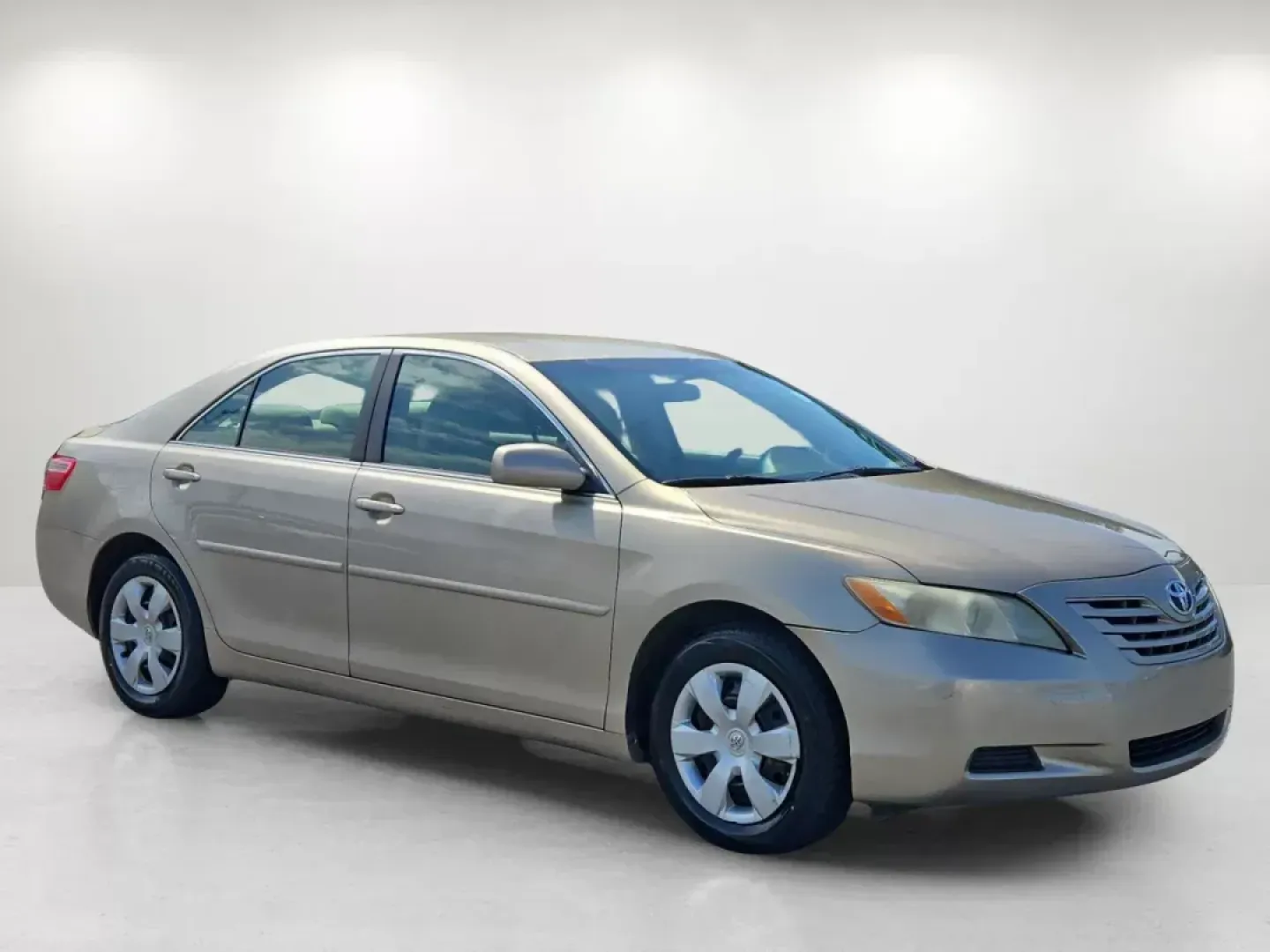 2007 Toyota Camry LE (4T1BE46K27U) with an Other engine, located at 7000 Northlake Connector, Columbus, GA, 31904, (706) 987-8085, 32.524975, -84.978134 - Discover your perfect blend of reliability, comfort, and affordability with this stunning 2007 Toyota Camry LE, available now at Gils Auto - Columbus #2! Located at 7000 Northlake Connector, Columbus, GA 31904, we are your go-to Buy Here Pay Here dealership, specializing in providing quality vehicle - Photo#2