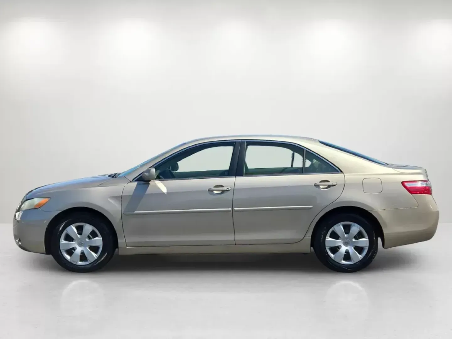 2007 Toyota Camry LE (4T1BE46K27U) with an Other engine, located at 7000 Northlake Connector, Columbus, GA, 31904, (706) 987-8085, 32.524975, -84.978134 - Discover your perfect blend of reliability, comfort, and affordability with this stunning 2007 Toyota Camry LE, available now at Gils Auto - Columbus #2! Located at 7000 Northlake Connector, Columbus, GA 31904, we are your go-to Buy Here Pay Here dealership, specializing in providing quality vehicle - Photo#7