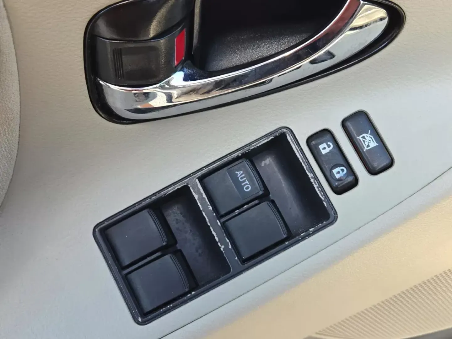 2007 Toyota Camry LE (4T1BE46K27U) with an Other engine, located at 7000 Northlake Connector, Columbus, GA, 31904, (706) 987-8085, 32.524975, -84.978134 - Discover your perfect blend of reliability, comfort, and affordability with this stunning 2007 Toyota Camry LE, available now at Gils Auto - Columbus #2! Located at 7000 Northlake Connector, Columbus, GA 31904, we are your go-to Buy Here Pay Here dealership, specializing in providing quality vehicle - Photo#10