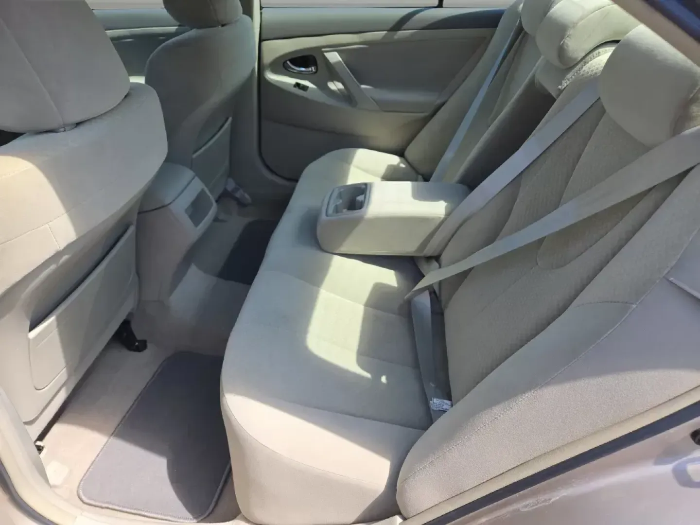 2007 Toyota Camry LE (4T1BE46K27U) with an Other engine, located at 7000 Northlake Connector, Columbus, GA, 31904, (706) 987-8085, 32.524975, -84.978134 - Discover your perfect blend of reliability, comfort, and affordability with this stunning 2007 Toyota Camry LE, available now at Gils Auto - Columbus #2! Located at 7000 Northlake Connector, Columbus, GA 31904, we are your go-to Buy Here Pay Here dealership, specializing in providing quality vehicle - Photo#12