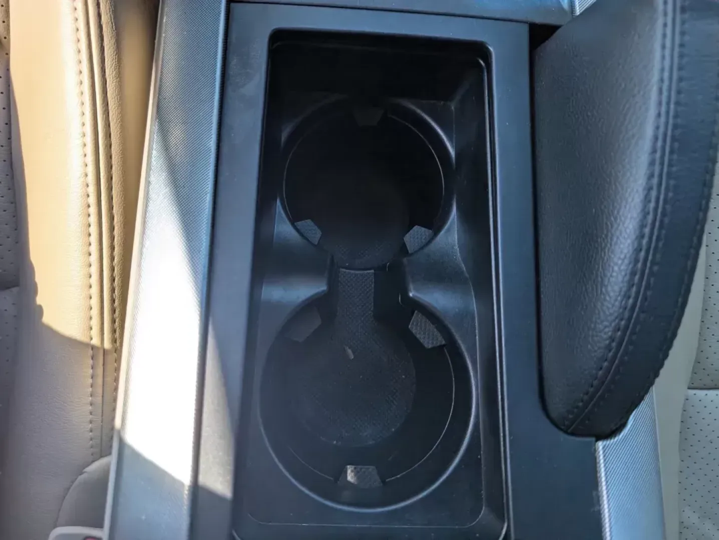 2008 Acura TL (19UUA66228A) with an Gas V6 3.2L/196 engine, 5-Speed Automatic w/OD transmission, located at 3959 U.S. 80 W, Phenix City, AL, 36870, (334) 297-4885, 32.469296, -85.135185 - **Elevate Your Daily Drive with the 2008 Acura TL: Perfect for Commuters and Families Alike!**<br /> <br /> Are you looking for a vehicle that balances style, comfort, and practicality? The 2008 Acura TL available at Gils Auto in Phenix City, AL, is the ideal sedan for anyone seeking a reliable ride - Photo#12