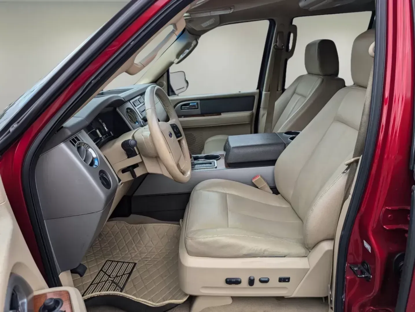 2008 Ford Expedition King Ranch (1FMFU17538L) with an Gas V8 5.4L/330 engine, 6-Speed Automatic w/OD transmission, located at 804 22nd Ave, Phenix City, AL, 36870, (334) 297-1860, 32.484749, -85.024475 - 2008 Ford Expedition King Ranch - Photo#9