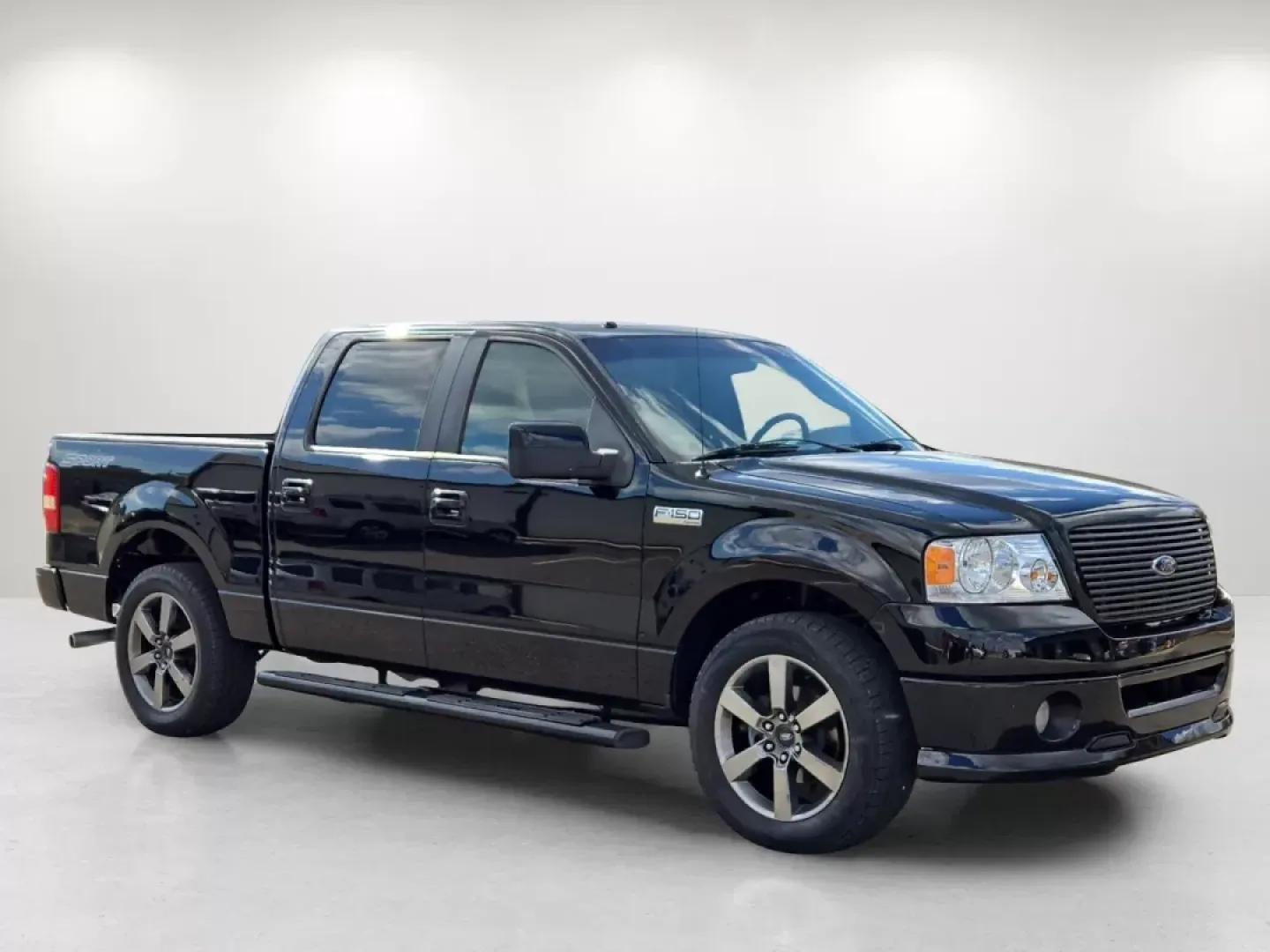 2008 Ford F-150 XL (1FTRW12W98K) with an Other engine, located at 5115 14th Ave., Columbus, GA, 31904, (706) 323-0345, 32.511494, -84.971046 - Experience the thrill of adventure with the 2008 Ford F-150 XL, an exceptional crew cab pickup perfect for both work and play. Whether you're a growing family in need of extra space, a weekend warrior ready to hit the trails, or a commuter seeking reliability in all conditions, this F-150 is your id - Photo#2