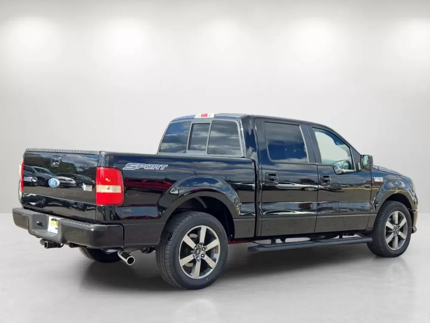 2008 Ford F-150 XL (1FTRW12W98K) with an Other engine, located at 5115 14th Ave., Columbus, GA, 31904, (706) 323-0345, 32.511494, -84.971046 - Experience the thrill of adventure with the 2008 Ford F-150 XL, an exceptional crew cab pickup perfect for both work and play. Whether you're a growing family in need of extra space, a weekend warrior ready to hit the trails, or a commuter seeking reliability in all conditions, this F-150 is your id - Photo#4