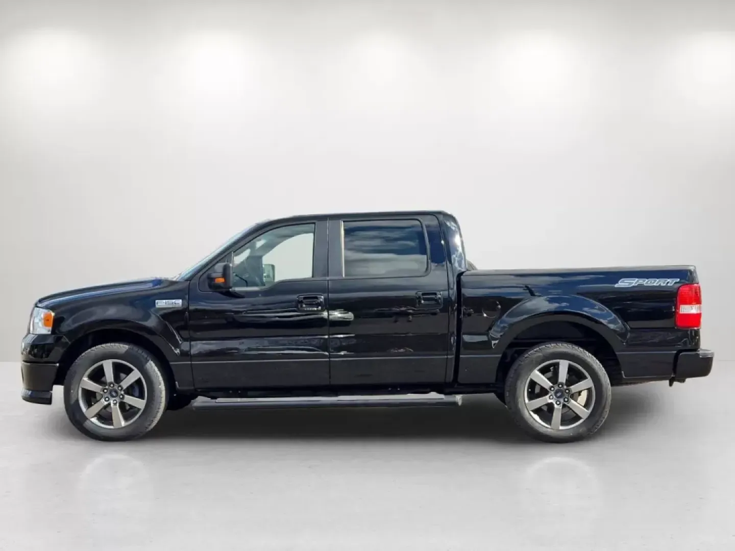 2008 Ford F-150 XL (1FTRW12W98K) with an Other engine, located at 5115 14th Ave., Columbus, GA, 31904, (706) 323-0345, 32.511494, -84.971046 - Experience the thrill of adventure with the 2008 Ford F-150 XL, an exceptional crew cab pickup perfect for both work and play. Whether you're a growing family in need of extra space, a weekend warrior ready to hit the trails, or a commuter seeking reliability in all conditions, this F-150 is your id - Photo#7