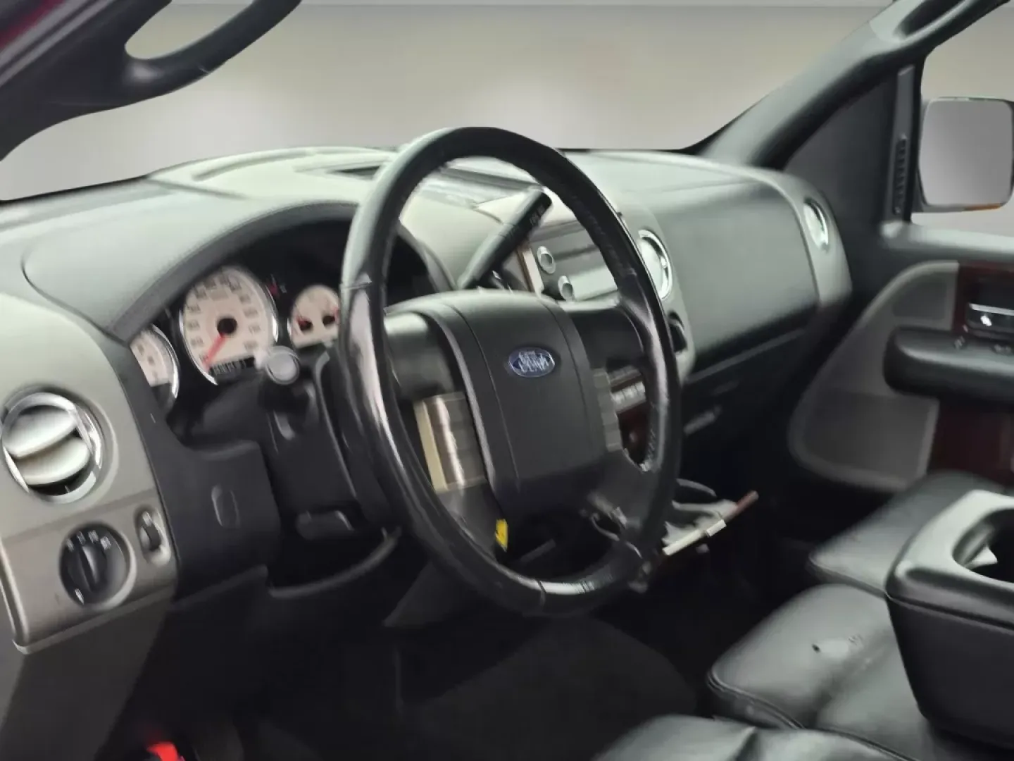 2008 Red Ford F-150 Lariat (1FTPX12V68F) with an Other engine, located at 804 22nd Ave, Phenix City, AL, 36870, (334) 297-1860, 32.484749, -85.024475 - Are you searching for a rugged and reliable vehicle that seamlessly fits into your busy lifestyle? Look no further! The 2008 Ford F-150 Lariat extended cab pickup is the perfect blend of power, comfort, and versatility, making it ideal for families, weekend adventurers, and daily commuters alike. Wi - Photo#9