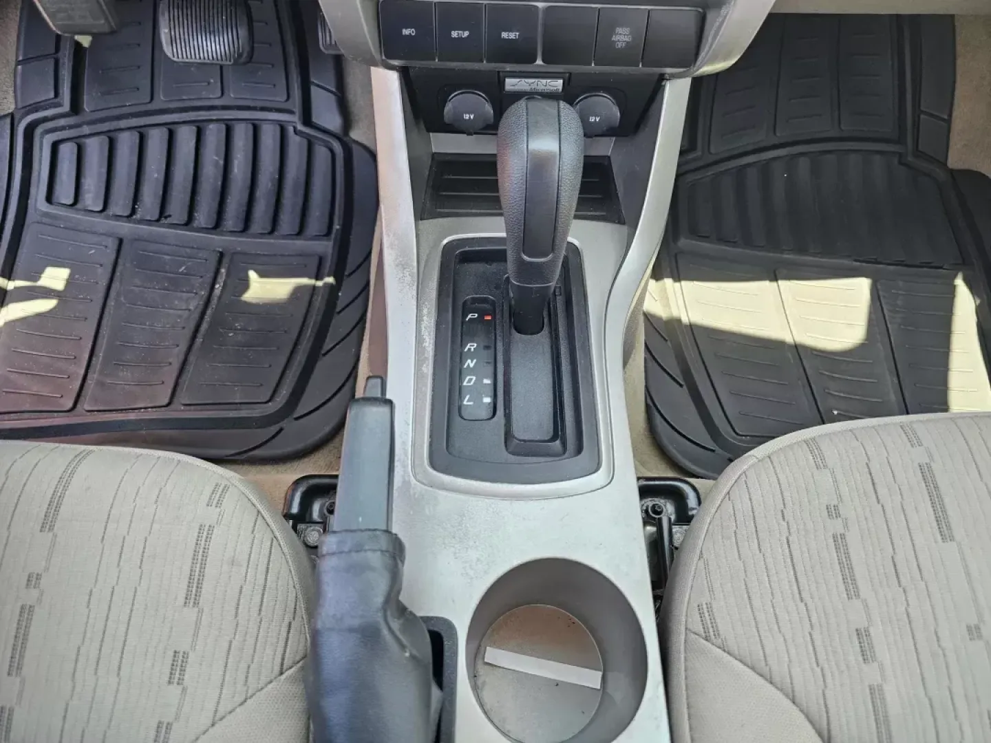 2008 /Medium Stone Ford Focus SE (1FAHP35N78W) with an Gas I4 2.0L/121 engine, located at 521 Old Farm Lane Rd, Prattville, AL, 36066, (334) 325-1505, 32.482460, -86.416367 - **Drive Your Dreams with the 2008 Ford Focus SE - Perfect for Everyday Adventures!**<br /> <br /> Are you searching for an efficient, reliable sedan that fits seamlessly into your life? Look no further than this stunning **2008 Ford Focus SE** available at **Gils Auto - Prattville**, located at **52 - Photo#14