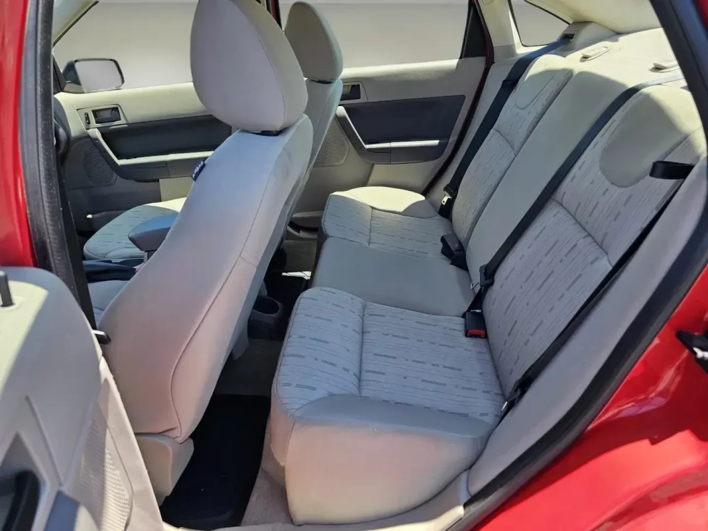 2008 /Medium Stone Ford Focus SE (1FAHP35N78W) with an Gas I4 2.0L/121 engine, located at 521 Old Farm Lane Rd, Prattville, AL, 36066, (334) 325-1505, 32.482460, -86.416367 - **Drive Your Dreams with the 2008 Ford Focus SE - Perfect for Everyday Adventures!**<br /> <br /> Are you searching for an efficient, reliable sedan that fits seamlessly into your life? Look no further than this stunning **2008 Ford Focus SE** available at **Gils Auto - Prattville**, located at **52 - Photo#15