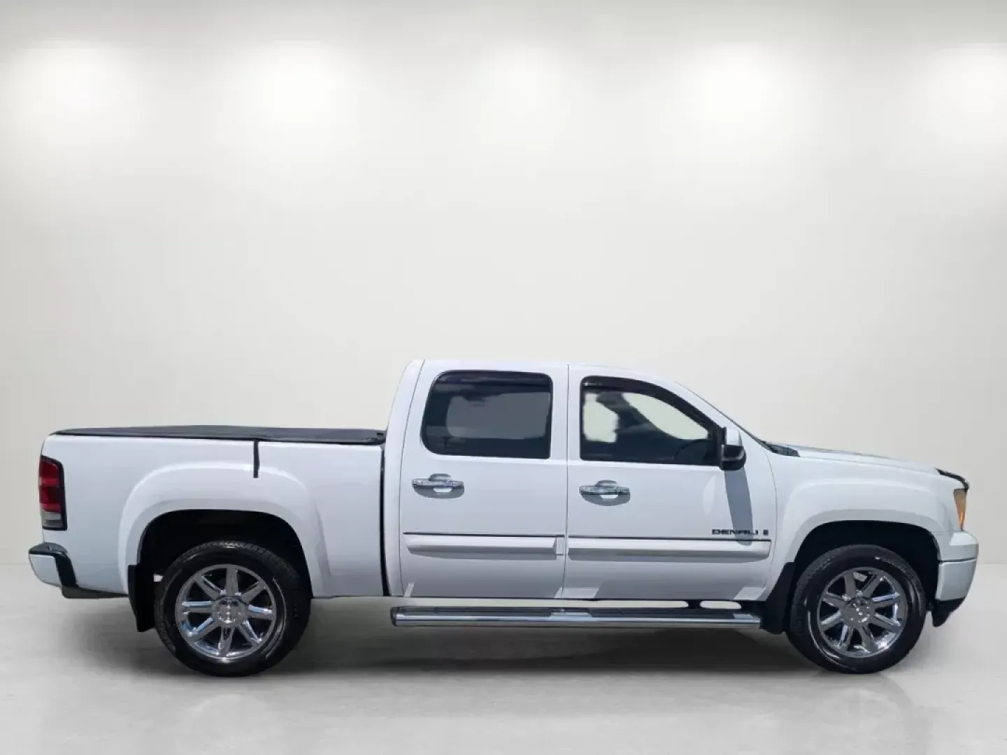 2008 /Ebony GMC Sierra Denali (2GTEK638181) with an Gas V8 6.2L/378.3 engine, 6-Speed HD Automatic w/OD transmission, located at 3959 U.S. 80 W, Phenix City, AL, 36870, (334) 297-4885, 32.469296, -85.135185 - 2008 GMC Sierra Denali - Photo#6