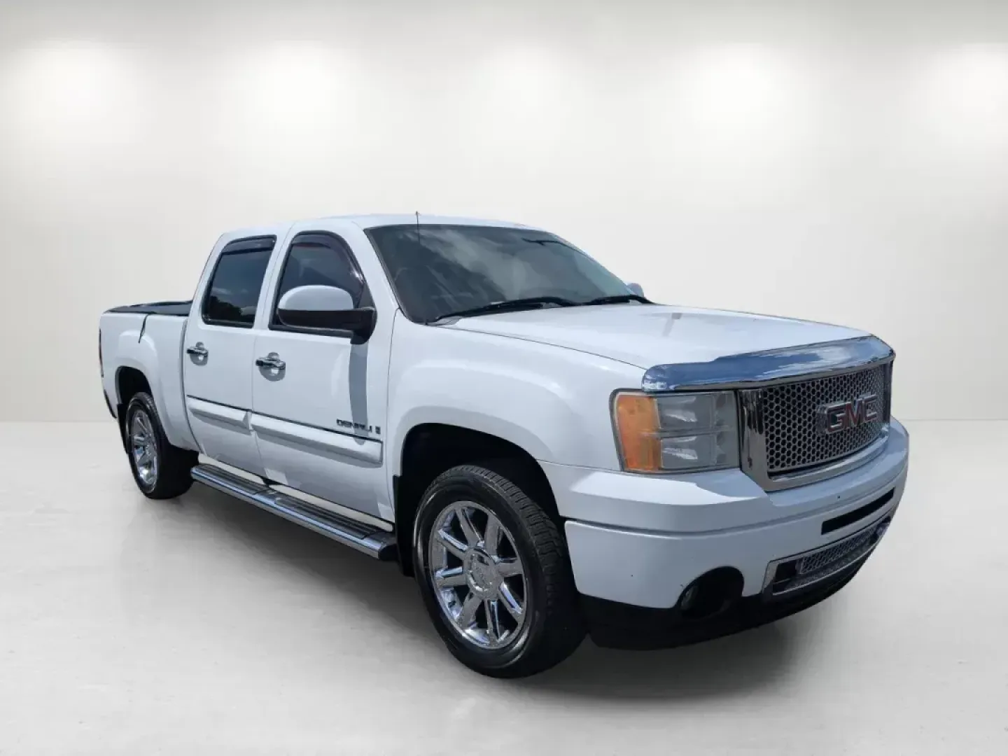 2008 /Ebony GMC Sierra Denali (2GTEK638181) with an Gas V8 6.2L/378.3 engine, 6-Speed HD Automatic w/OD transmission, located at 3959 U.S. 80 W, Phenix City, AL, 36870, (334) 297-4885, 32.469296, -85.135185 - 2008 GMC Sierra Denali - Photo#7