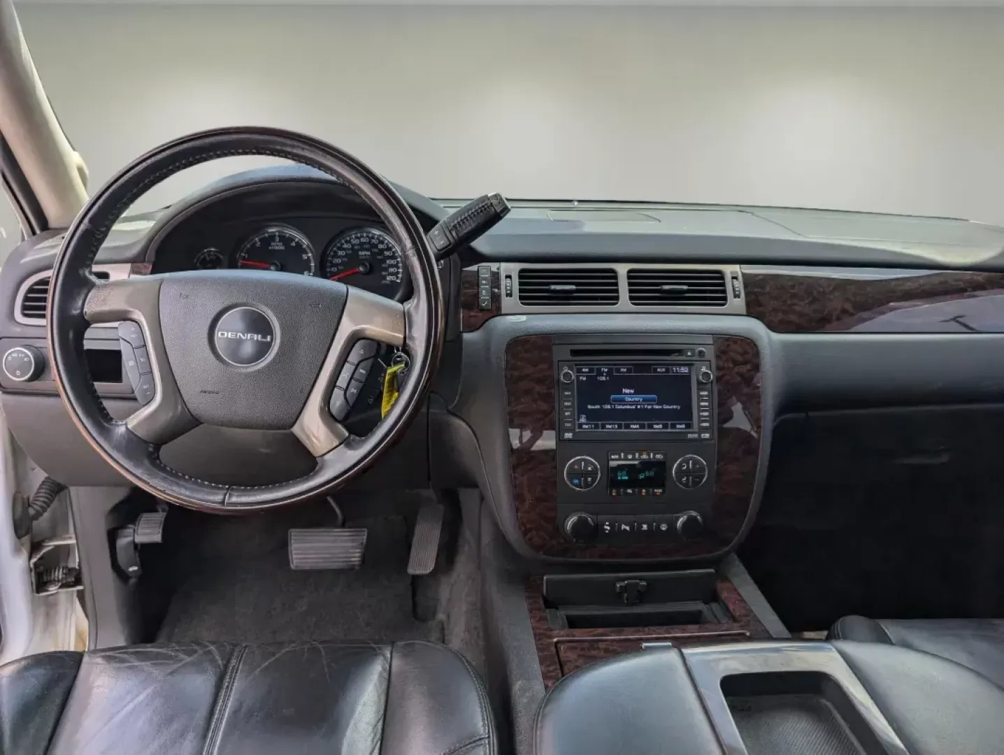 2008 /Ebony GMC Sierra Denali (2GTEK638181) with an Gas V8 6.2L/378.3 engine, 6-Speed HD Automatic w/OD transmission, located at 3959 U.S. 80 W, Phenix City, AL, 36870, (334) 297-4885, 32.469296, -85.135185 - 2008 GMC Sierra Denali - Photo#12