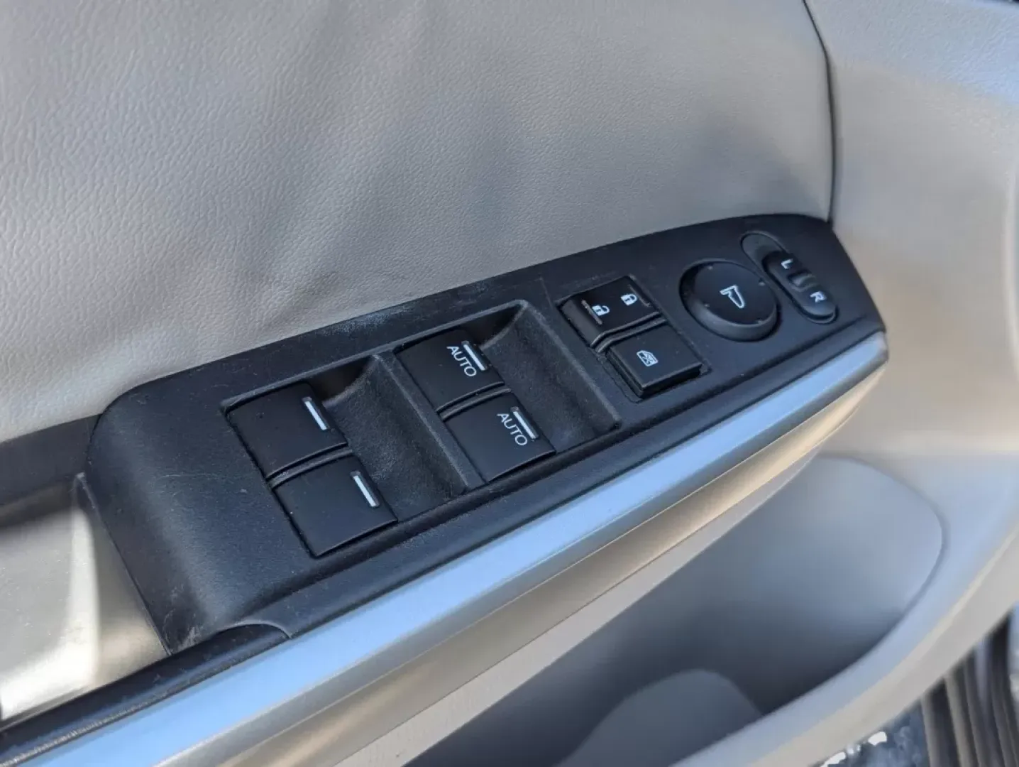 2008 /Gray Honda Accord Sdn EX (1HGCP26758A) with an Other engine, located at 5115 14th Ave., Columbus, GA, 31904, (706) 323-0345, 32.511494, -84.971046 - **Drive Home Your Next Adventure with this 2008 Honda Accord EX!**<br /> <br /> Are you ready to elevate your daily commutes or weekend getaways? Look no further than this stunning 2008 Honda Accord EX, perfect for those who desire a reliable and stylish sedan without breaking the bank. This vehicle - Photo#9