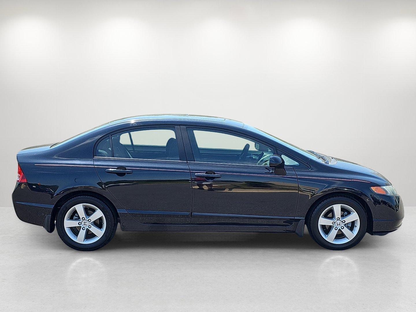 2008 Honda Civic Sdn EX (1HGFA16878L) with an Gas I4 1.8L/110 engine, 5-Speed Automatic transmission, located at 521 Old Farm Lane Rd, Prattville, AL, 36066, (334) 325-1505, 32.482460, -86.416367 - 2008 Honda Civic Sdn EX - Photo#4
