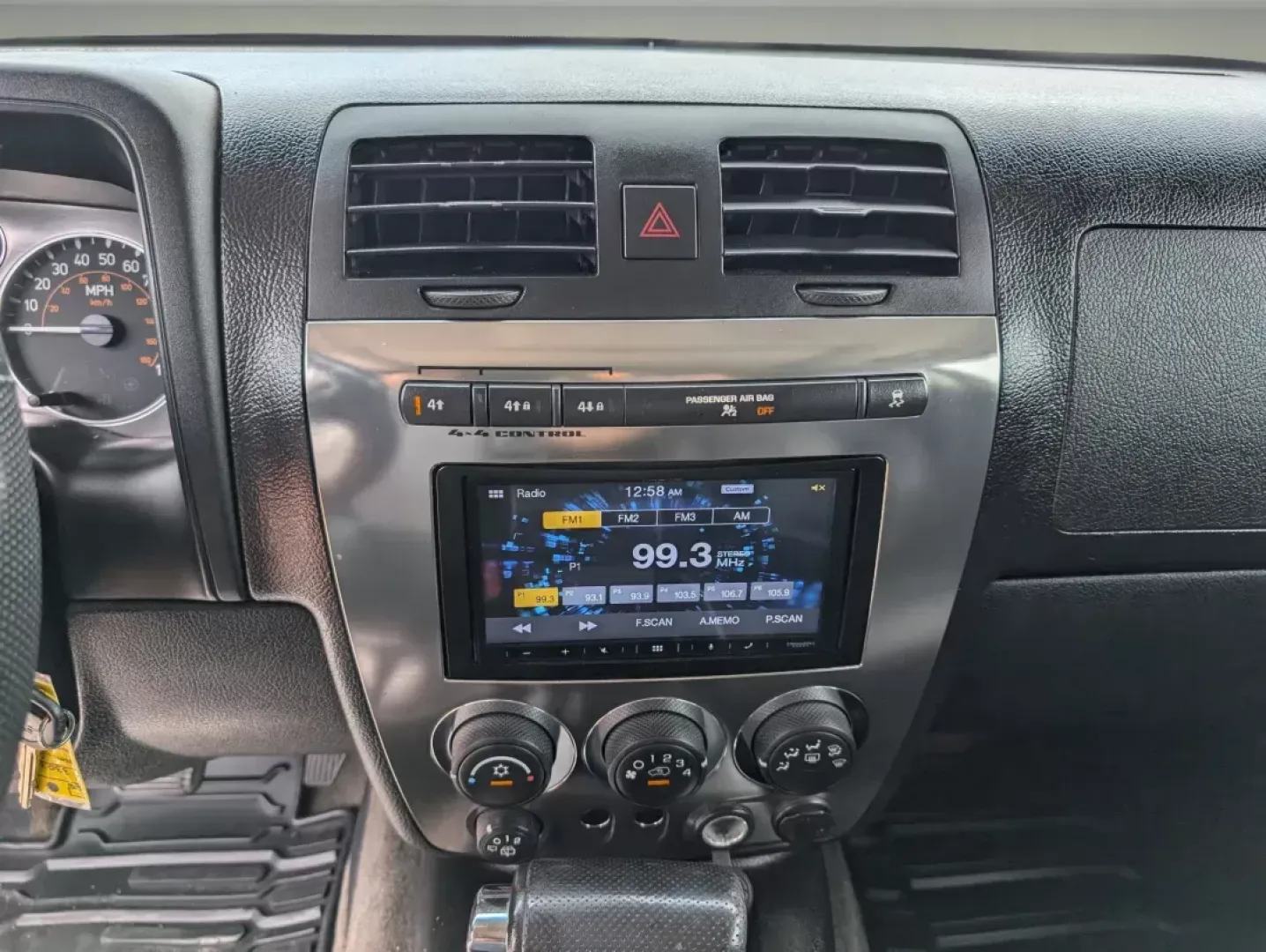 2008 /Ebony Hummer H3 SUV Luxury (5GTEN13E388) with an Gas 5 3.7L/223 engine, 4-Speed Automatic w/OD transmission, located at 3959 U.S. 80 W, Phenix City, AL, 36870, (334) 297-4885, 32.469296, -85.135185 - 2008 Hummer H3 SUV Luxury - Photo#14