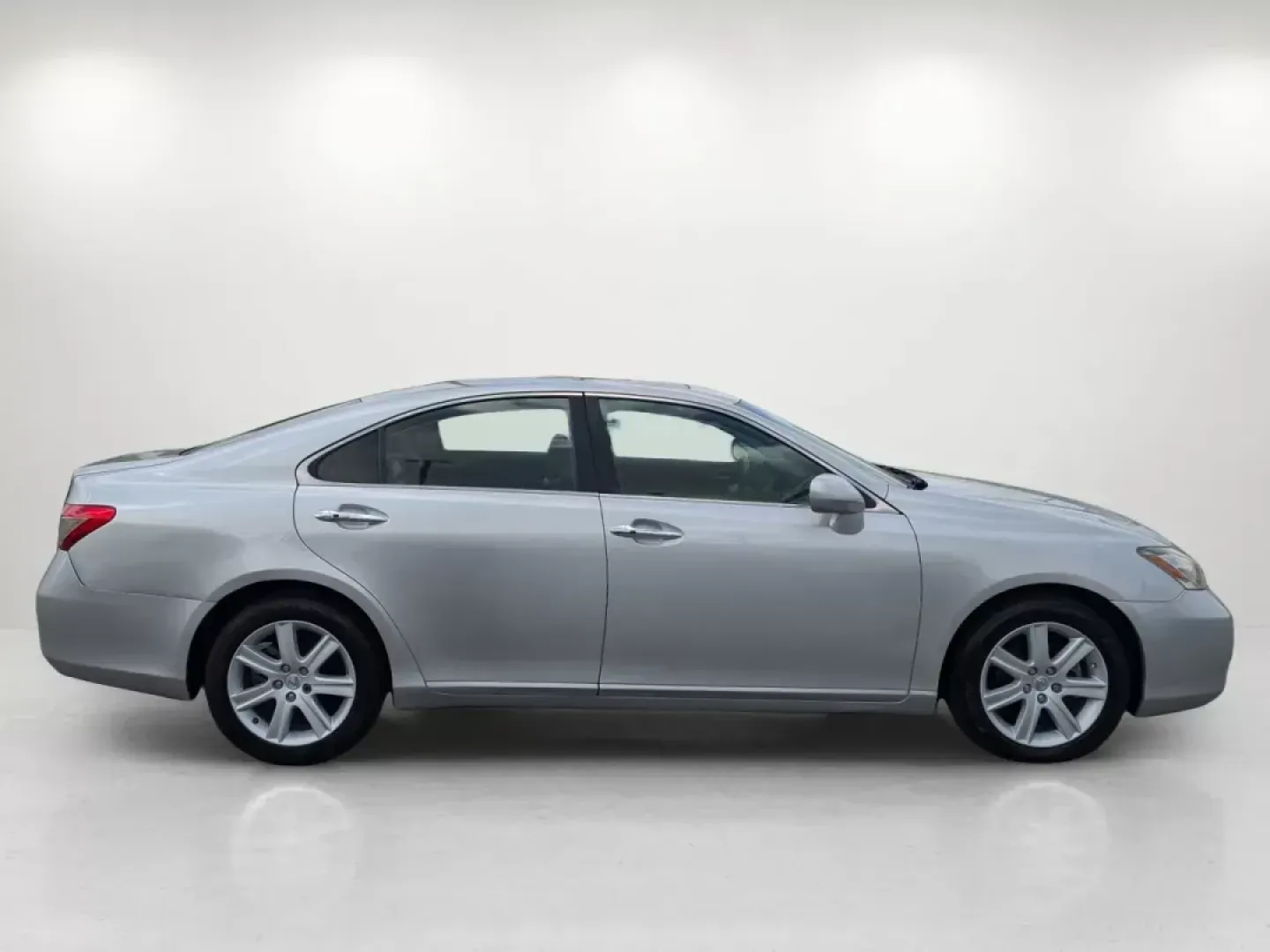 2008 Lexus ES 350 (JTHBJ46G582) with an Other engine, located at 7000 Northlake Connector, Columbus, GA, 31904, (706) 987-8085, 32.524975, -84.978134 - **Experience Luxury and Reliability with the 2008 Lexus ES 350 at Gils Auto Columbus #2**<br /> <br /> Are you searching for a stylish and dependable vehicle that can elevate your daily commute or serve as the perfect family sedan? Look no further than the 2008 Lexus ES 350, now available at Gils A - Photo#3