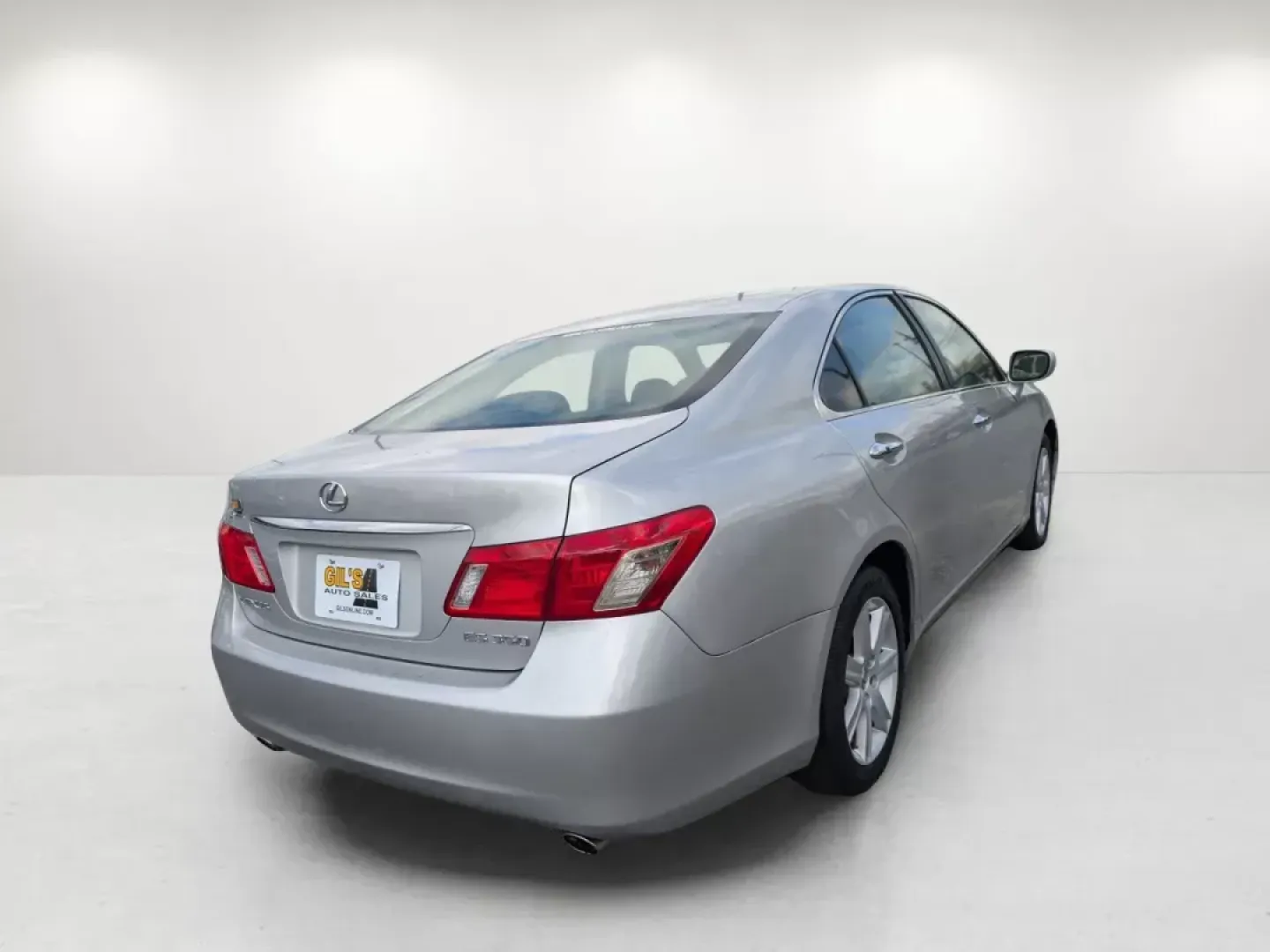 2008 Lexus ES 350 (JTHBJ46G582) with an Other engine, located at 7000 Northlake Connector, Columbus, GA, 31904, (706) 987-8085, 32.524975, -84.978134 - **Experience Luxury and Reliability with the 2008 Lexus ES 350 at Gils Auto Columbus #2**<br /> <br /> Are you searching for a stylish and dependable vehicle that can elevate your daily commute or serve as the perfect family sedan? Look no further than the 2008 Lexus ES 350, now available at Gils A - Photo#4