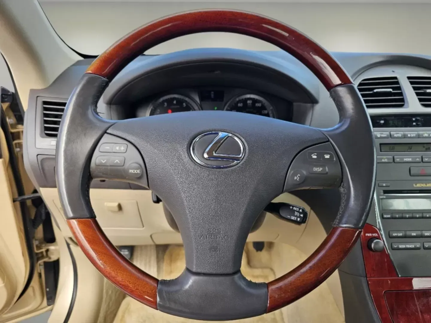 2008 Lexus ES 350 (JTHBJ46G282) with an Other engine, located at 3959 U.S. 80 W, Phenix City, AL, 36870, (334) 297-4885, 32.469296, -85.135185 - Imagine gliding along the scenic roads of Phenix City, AL, surrounded by family and friends in a vehicle that combines luxury with reliability-the 2008 Lexus ES 350. Whether you're commuting to work, running errands, or embarking on weekend getaways, this sedan is your ideal travel companion. With i - Photo#11