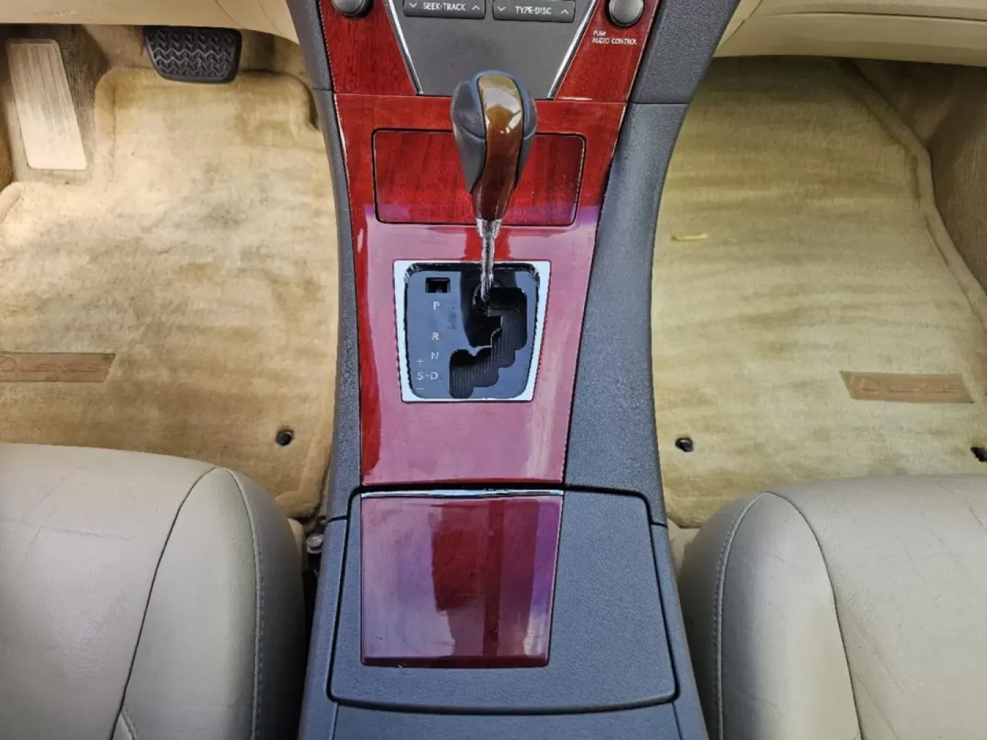 2008 Lexus ES 350 (JTHBJ46G282) with an Other engine, located at 3959 U.S. 80 W, Phenix City, AL, 36870, (334) 297-4885, 32.469296, -85.135185 - Imagine gliding along the scenic roads of Phenix City, AL, surrounded by family and friends in a vehicle that combines luxury with reliability-the 2008 Lexus ES 350. Whether you're commuting to work, running errands, or embarking on weekend getaways, this sedan is your ideal travel companion. With i - Photo#14