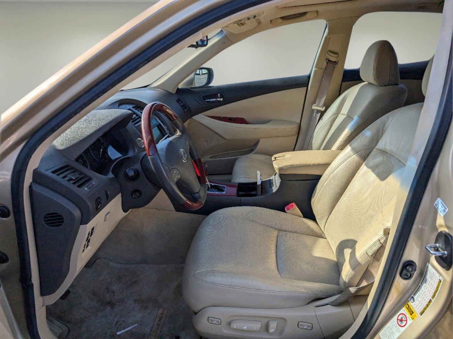 2008 Lexus ES 350 (JTHBJ46G382) with an Gas V6 3.5L/210 engine, 6-Speed Automatic transmission, located at 1430 Gateway Drive, Opelika, AL, 36801, (334) 239-0944, 32.637871, -85.409790 - 2008 Lexus ES 350 - Photo#9