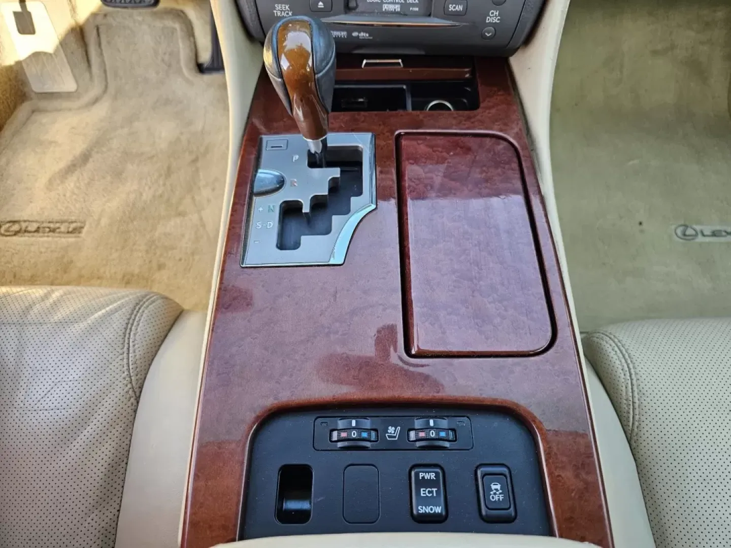 2008 Lexus GS 350 (JTHBE96S280) with an Other engine, located at 5115 14th Ave., Columbus, GA, 31904, (706) 323-0345, 32.511494, -84.971046 - **Elevate Your Drive with the 2008 Lexus GS 350 Perfect for Every Journey!**<br /> <br /> Imagine gliding through the streets of Phenix City, AL, in a luxury sedan that marries performance with style. Whether you're commuting to work, picking up groceries, or embarking on weekend road trips with fa - Photo#12