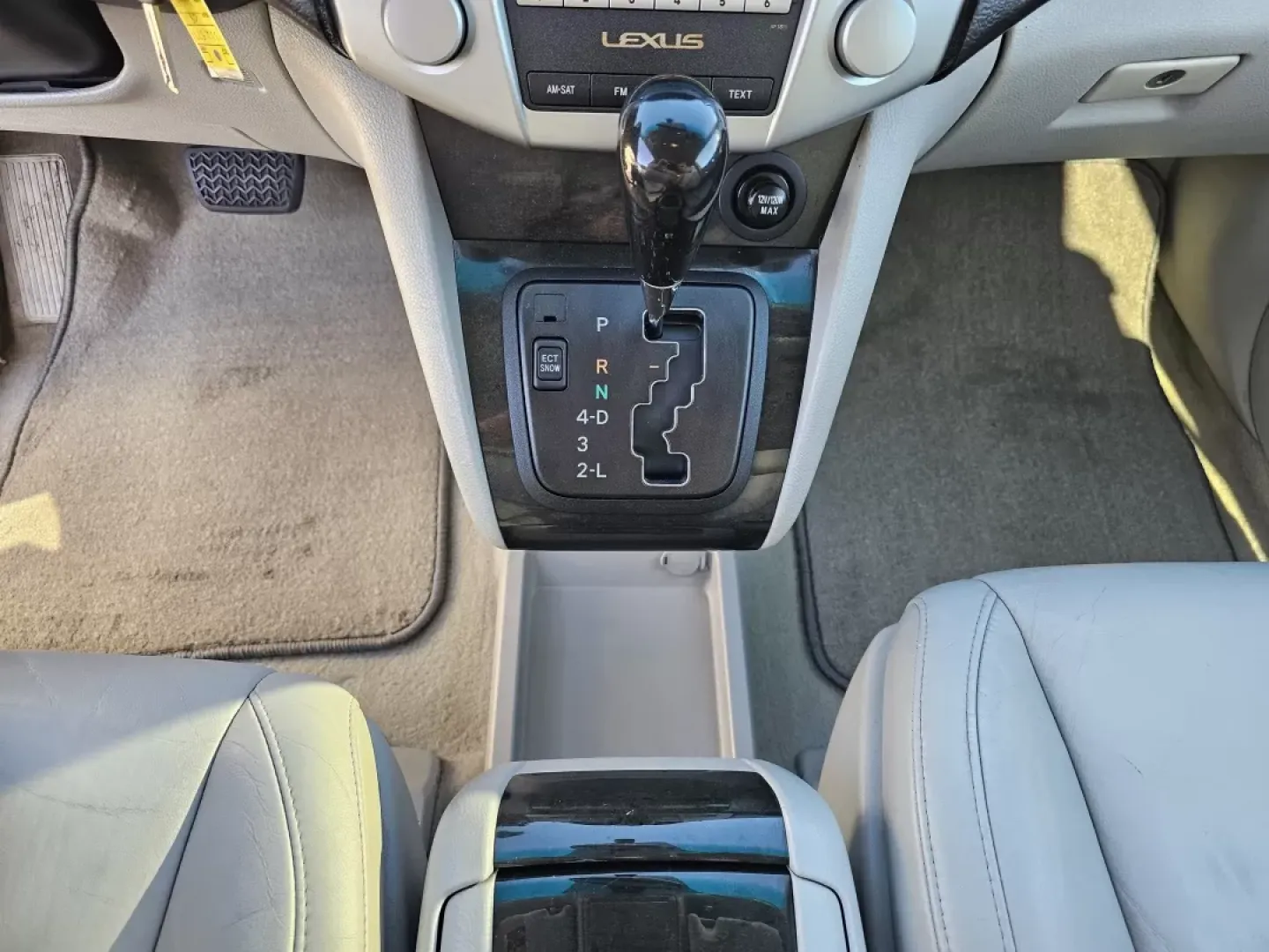 2008 Lexus RX 350 (2T2GK31U08C) with an Other engine, located at 521 Old Farm Lane Rd, Prattville, AL, 36066, (334) 325-1505, 32.482460, -86.416367 - **Elevate Your Lifestyle with the 2008 Lexus RX 350 - The Perfect SUV for Every Adventure!**<br /> <br /> Are you searching for a vehicle that seamlessly combines elegance, comfort, and versatility? Look no further than the stunning 2008 Lexus RX 350, available now at Gils Auto in Phenix City, AL. W - Photo#14