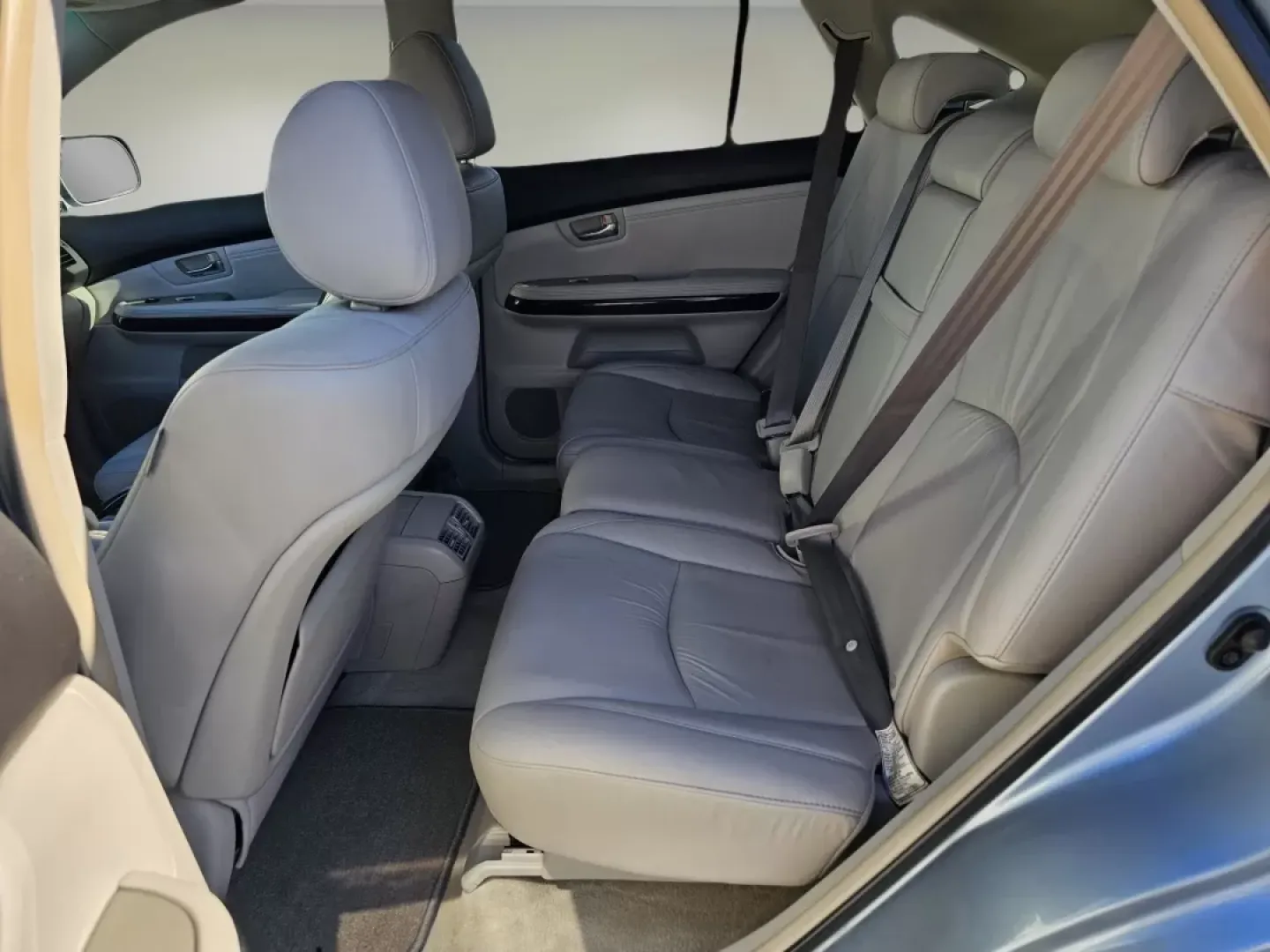 2008 Lexus RX 350 (2T2GK31U08C) with an Other engine, located at 521 Old Farm Lane Rd, Prattville, AL, 36066, (334) 325-1505, 32.482460, -86.416367 - **Elevate Your Lifestyle with the 2008 Lexus RX 350 - The Perfect SUV for Every Adventure!**<br /> <br /> Are you searching for a vehicle that seamlessly combines elegance, comfort, and versatility? Look no further than the stunning 2008 Lexus RX 350, available now at Gils Auto in Phenix City, AL. W - Photo#15