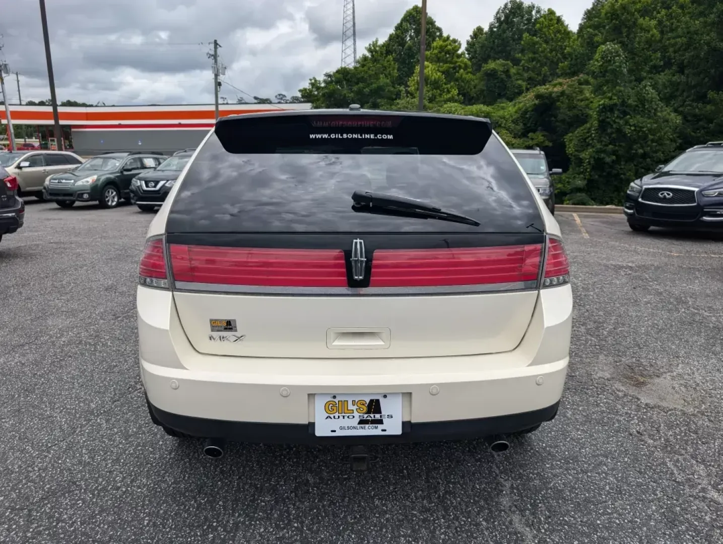 2008 Lincoln MKX (2LMDU68C38B) with an Other engine, located at 3959 U.S. 80 W, Phenix City, AL, 36870, (334) 297-4885, 32.469296, -85.135185 - **Discover the Perfect Family Companion: 2008 Lincoln MKX at Gils Auto Phenix City**<br /> <br /> Are you in search of a reliable vehicle that combines comfort, safety, and style for your growing family? Look no further than the 2008 Lincoln MKX available now at Gils Auto in Phenix City, AL. With i - Photo#5