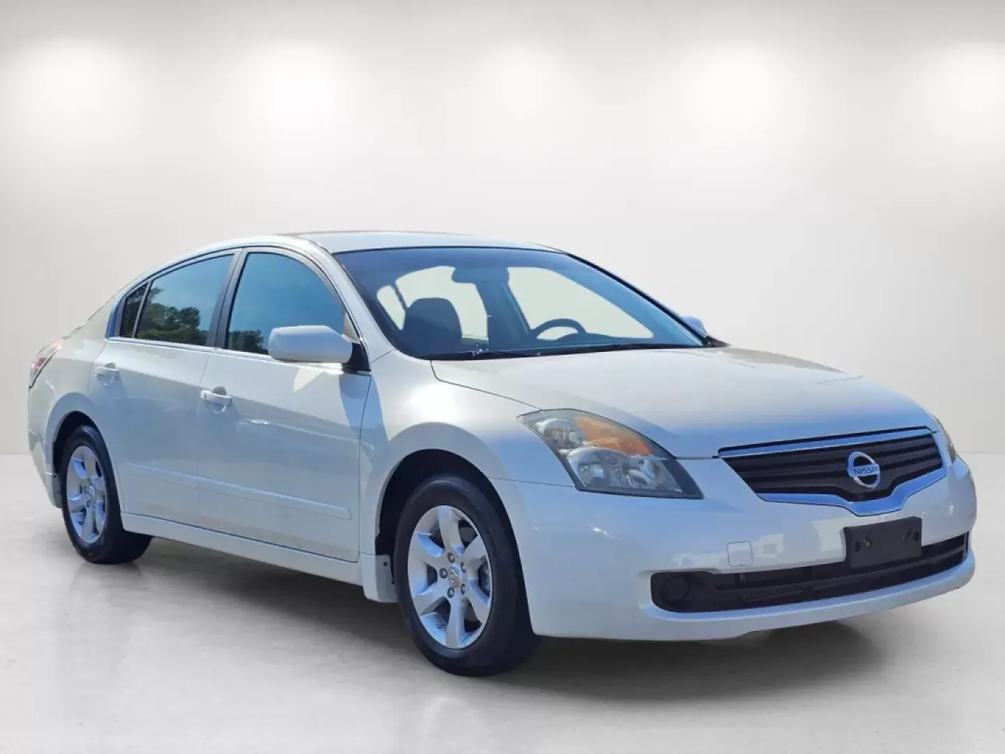 2008 Nissan Altima 2.5 S (1N4AL21E18N) with an Other engine, located at 5115 14th Ave., Columbus, GA, 31904, (706) 323-0345, 32.511494, -84.971046 - Introducing the 2008 Nissan Altima the ideal sedan for budget-conscious buyers looking for reliability and comfort without breaking the bank. Perfect for daily commutes or weekend getaways, this vehicle brings together practicality, style, and efficiency. At Gils Auto in Phenix City, AL, we special - Photo#1