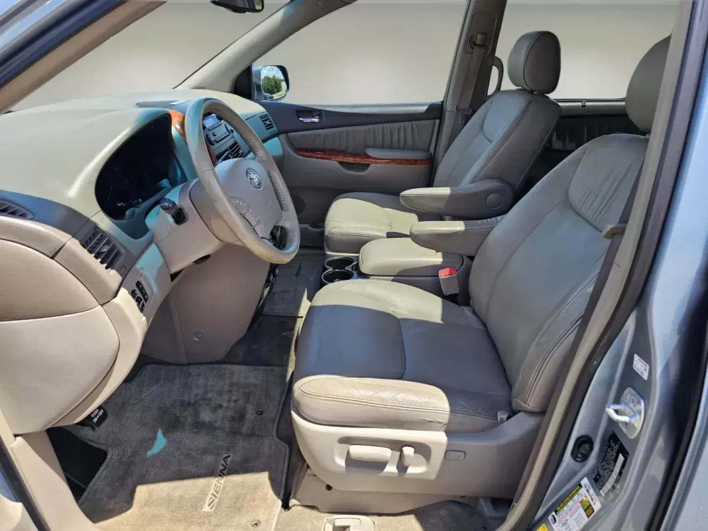2008 Toyota Sienna XLE (5TDZK22C78S) with an Other engine, located at 521 Old Farm Lane Rd, Prattville, AL, 36066, (334) 325-1505, 32.482460, -86.416367 - **Experience Family Adventures with the 2008 Toyota Sienna XLE at Gils Auto - Prattville**<br /> <br /> Are you ready to elevate your family outings and make unforgettable memories? The 2008 Toyota Sienna XLE is here to ensure that every trip, from school runs to weekend getaways, is comfortable and - Photo#10