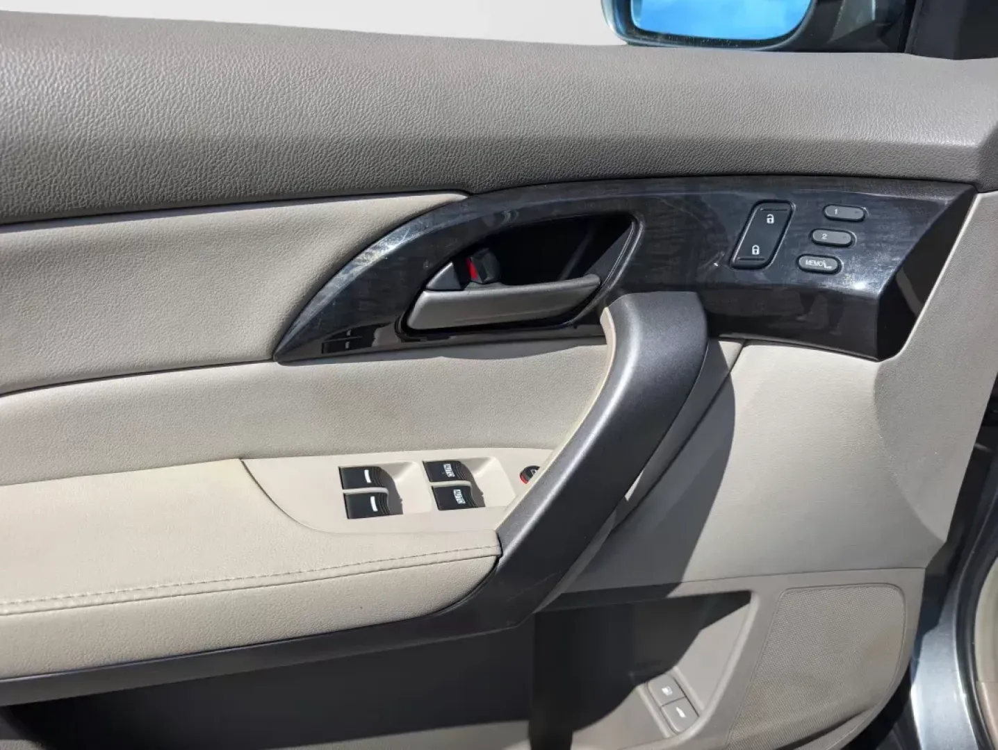 2009 Acura MDX Tech/Entertainment Pkg (2HNYD28429H) with an Gas V6 3.7L/ engine, 5-Speed Automatic w/OD transmission, located at 3959 U.S. 80 W, Phenix City, AL, 36870, (334) 297-4885, 32.469296, -85.135185 - **Discover Your Next Adventure with the 2009 Acura MDX at Gils Auto - Phenix City!**<br /> <br /> Are you ready to elevate your family outings or weekend getaways? Look no further than this stunning 2009 Acura MDX, a vehicle designed to enhance your lifestyle while providing the versatility needed f - Photo#9