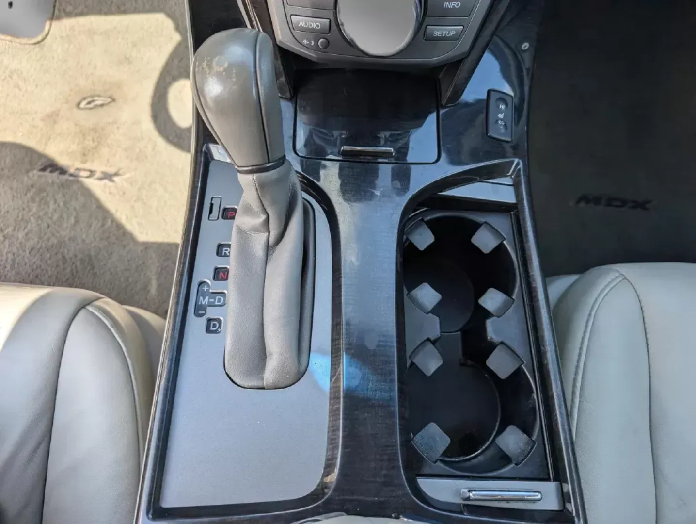2009 Acura MDX Tech/Entertainment Pkg (2HNYD28429H) with an Gas V6 3.7L/ engine, 5-Speed Automatic w/OD transmission, located at 3959 U.S. 80 W, Phenix City, AL, 36870, (334) 297-4885, 32.469296, -85.135185 - **Discover Your Next Adventure with the 2009 Acura MDX at Gils Auto - Phenix City!**<br /> <br /> Are you ready to elevate your family outings or weekend getaways? Look no further than this stunning 2009 Acura MDX, a vehicle designed to enhance your lifestyle while providing the versatility needed f - Photo#14