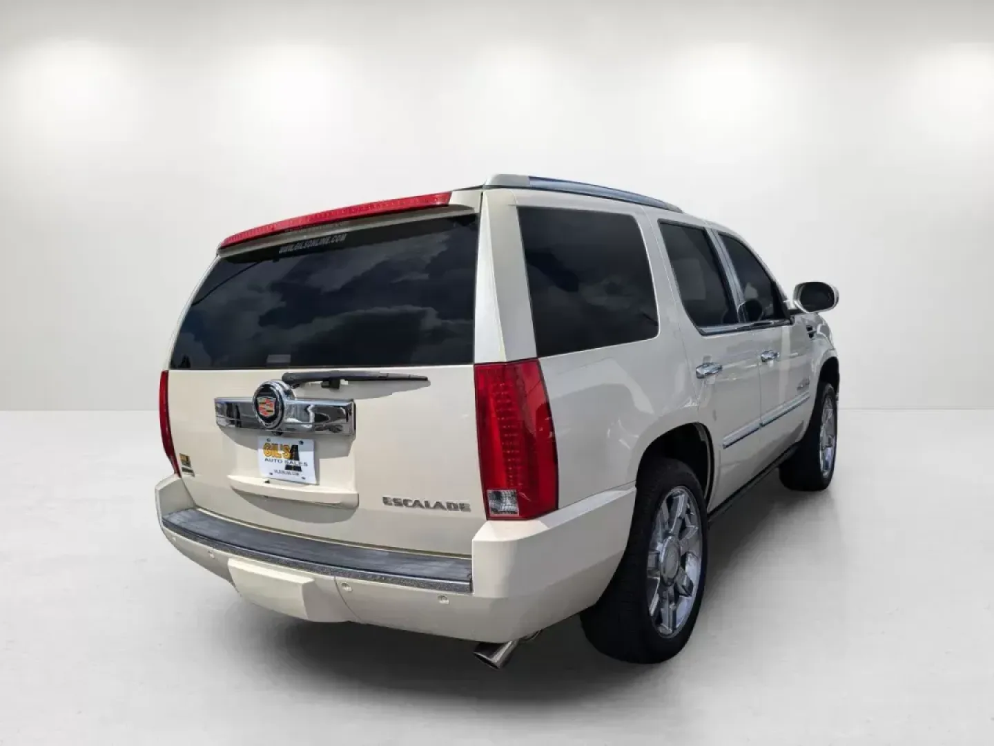 2009 /Cashmere/Cocoa Cadillac Escalade (1GYFC53229R) with an Gas V8 6.2L/376 engine, 6-Speed HD Automatic w/OD transmission, located at 3959 U.S. 80 W, Phenix City, AL, 36870, (334) 297-4885, 32.469296, -85.135185 - 2009 Cadillac Escalade - Photo#5