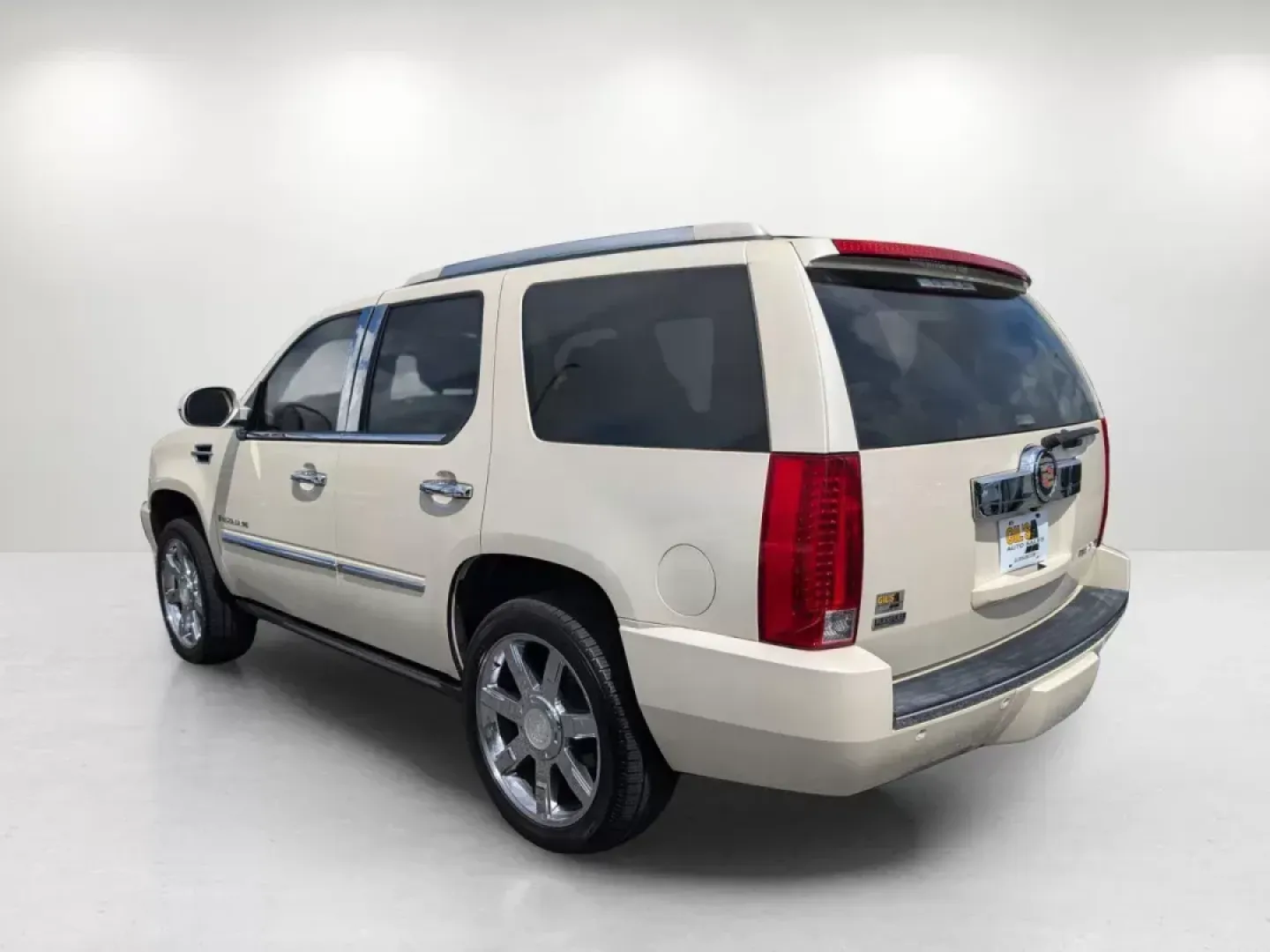 2009 /Cashmere/Cocoa Cadillac Escalade (1GYFC53229R) with an Gas V8 6.2L/376 engine, 6-Speed HD Automatic w/OD transmission, located at 3959 U.S. 80 W, Phenix City, AL, 36870, (334) 297-4885, 32.469296, -85.135185 - 2009 Cadillac Escalade - Photo#7