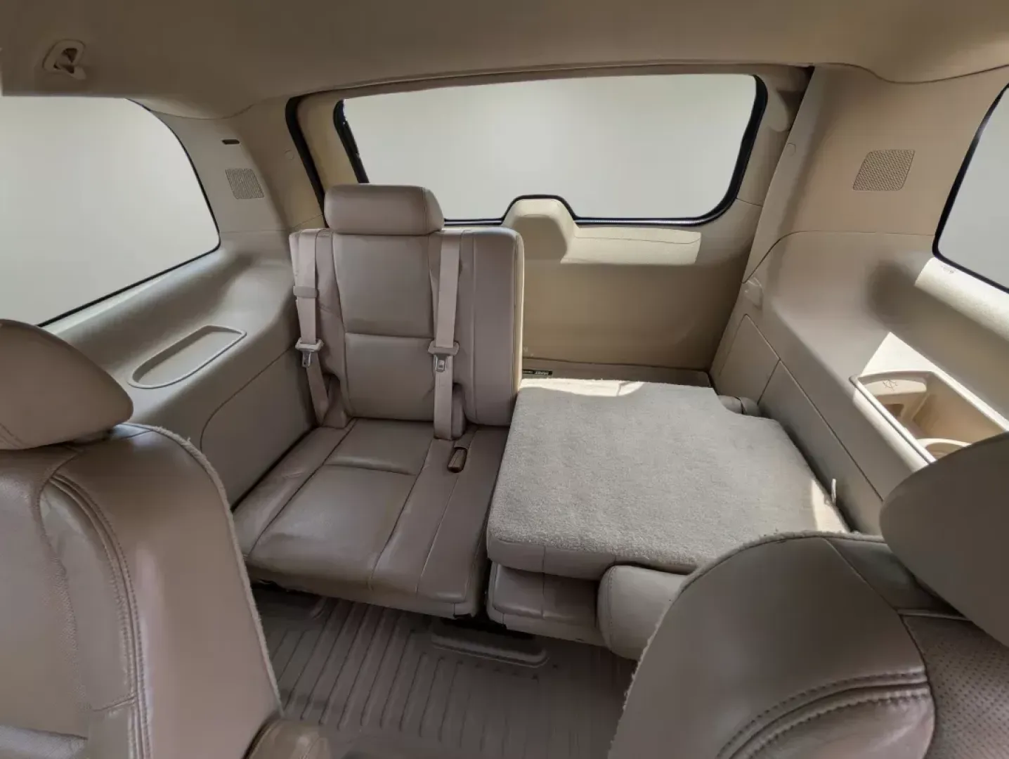 2009 /Cashmere/Cocoa Cadillac Escalade (1GYFC53229R) with an Gas V8 6.2L/376 engine, 6-Speed HD Automatic w/OD transmission, located at 3959 U.S. 80 W, Phenix City, AL, 36870, (334) 297-4885, 32.469296, -85.135185 - 2009 Cadillac Escalade - Photo#12