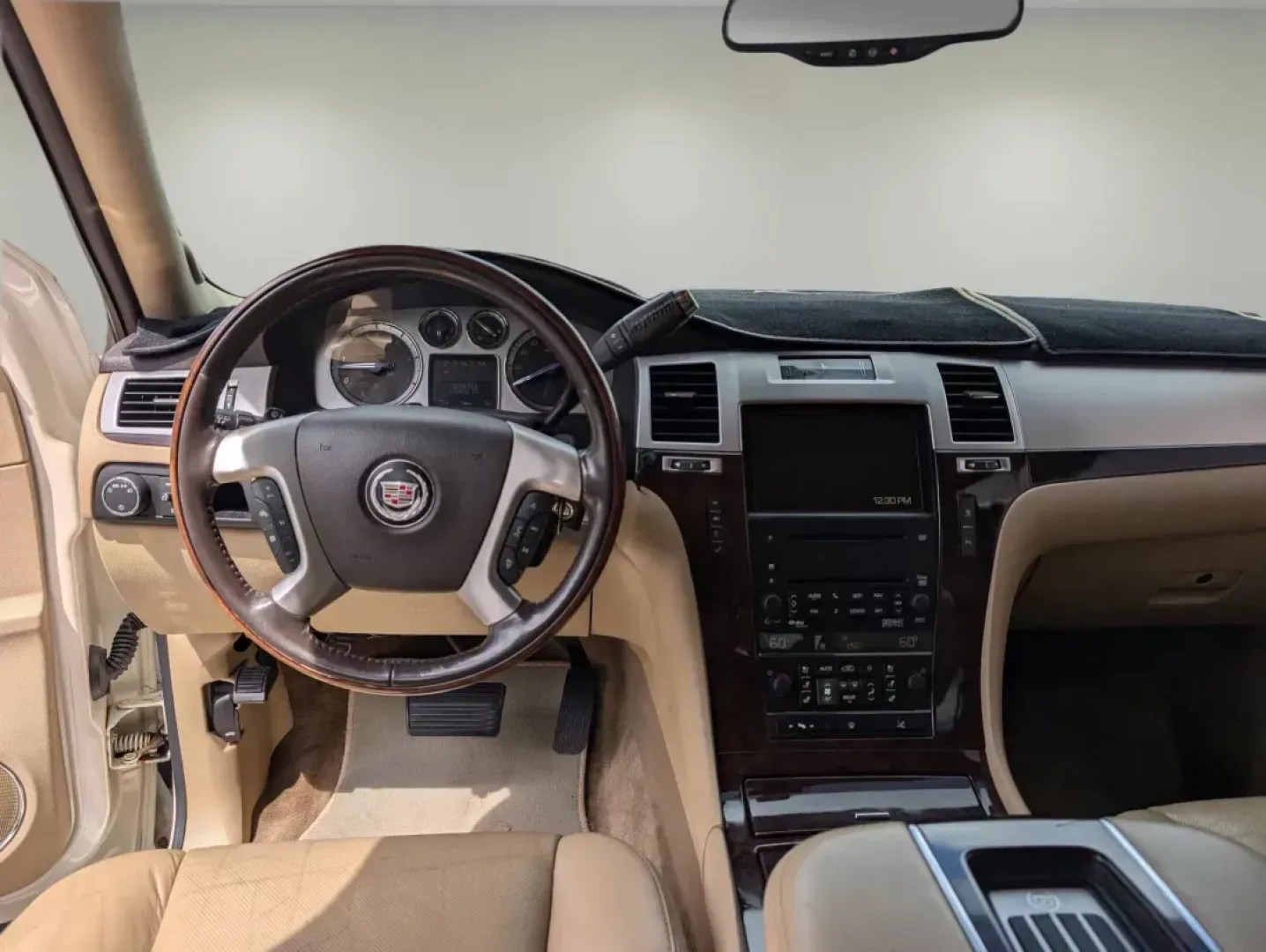 2009 /Cashmere/Cocoa Cadillac Escalade (1GYFC53229R) with an Gas V8 6.2L/376 engine, 6-Speed HD Automatic w/OD transmission, located at 3959 U.S. 80 W, Phenix City, AL, 36870, (334) 297-4885, 32.469296, -85.135185 - 2009 Cadillac Escalade - Photo#13