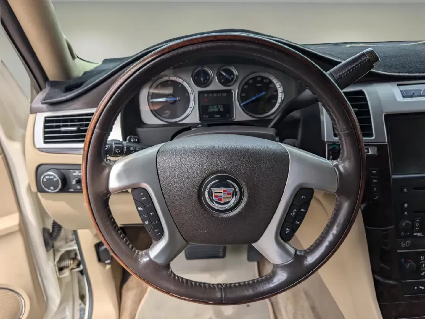 2009 /Cashmere/Cocoa Cadillac Escalade (1GYFC53229R) with an Gas V8 6.2L/376 engine, 6-Speed HD Automatic w/OD transmission, located at 3959 U.S. 80 W, Phenix City, AL, 36870, (334) 297-4885, 32.469296, -85.135185 - 2009 Cadillac Escalade - Photo#14