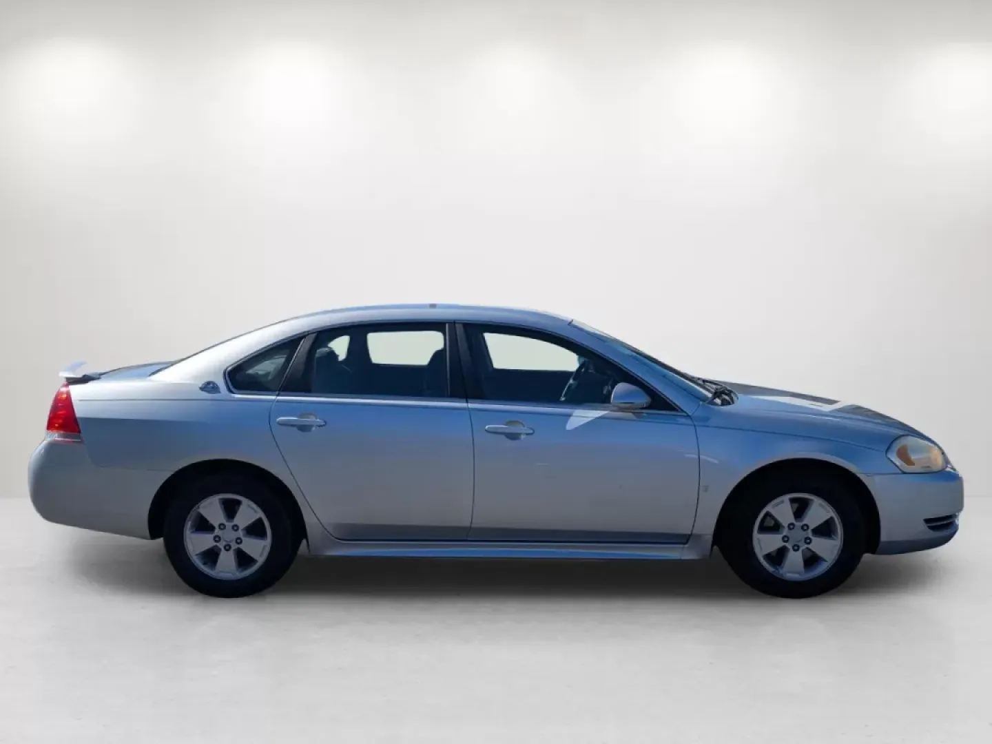 2009 /Ebony Chevrolet Impala 3.5L LT (2G1WT57N991) with an Other engine, located at 3959 U.S. 80 W, Phenix City, AL, 36870, (334) 297-4885, 32.469296, -85.135185 - Elevate your daily commute or family road trips with the 2009 Chevrolet Impala LT-a perfect balance of comfort, reliability, and style. This sedan is not just a car; it's your ticket to enjoyable journeys, whether you're navigating the busy streets of Prattville or exploring the scenic routes of Ala - Photo#4