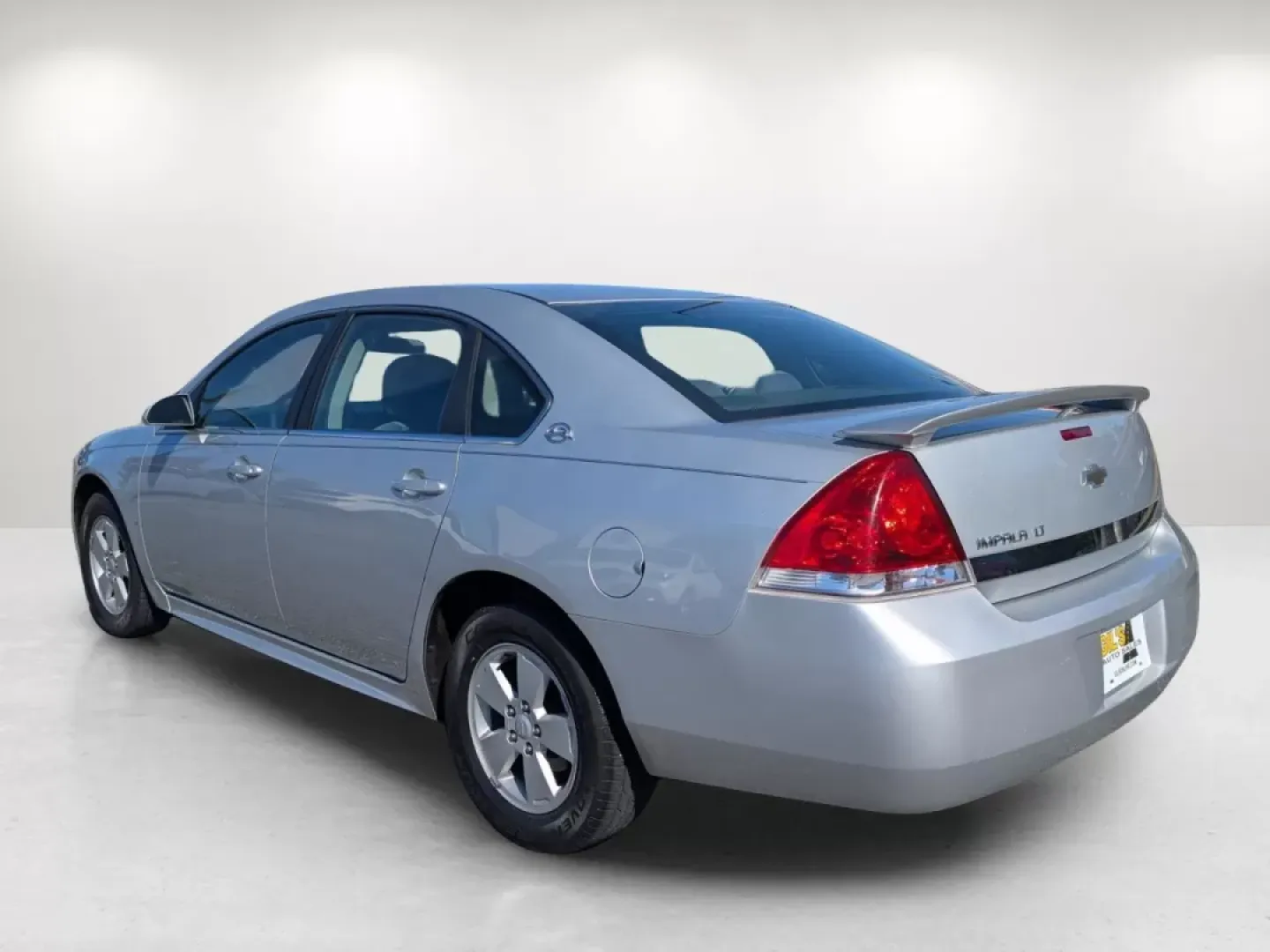 2009 /Ebony Chevrolet Impala 3.5L LT (2G1WT57N991) with an Other engine, located at 3959 U.S. 80 W, Phenix City, AL, 36870, (334) 297-4885, 32.469296, -85.135185 - Elevate your daily commute or family road trips with the 2009 Chevrolet Impala LT-a perfect balance of comfort, reliability, and style. This sedan is not just a car; it's your ticket to enjoyable journeys, whether you're navigating the busy streets of Prattville or exploring the scenic routes of Ala - Photo#7