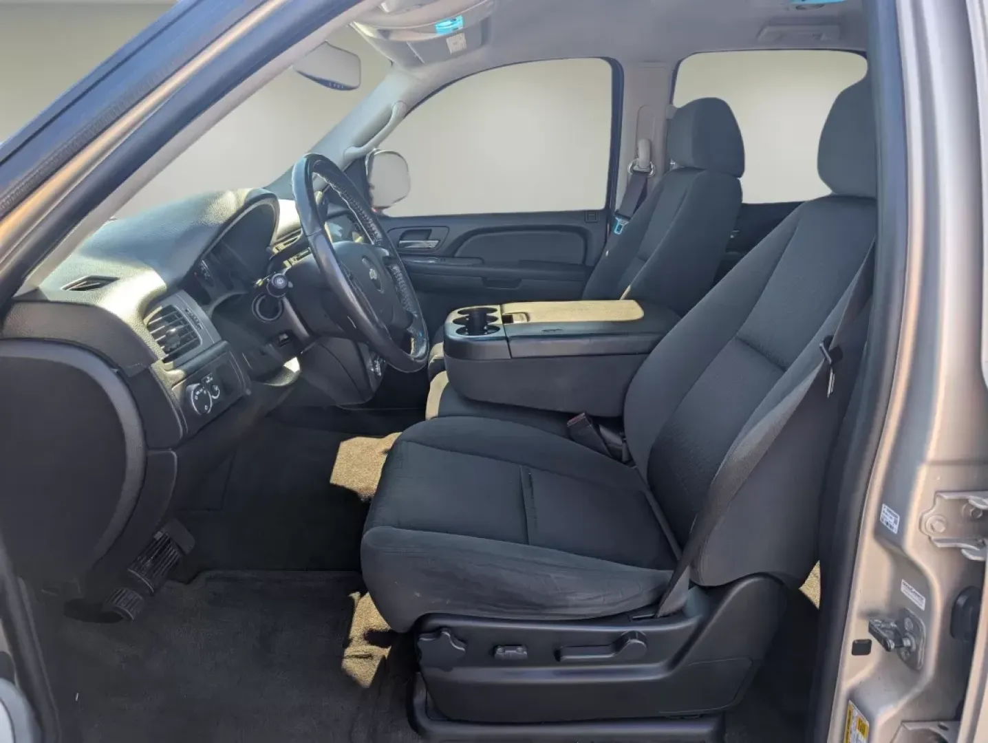 2009 /Ebony Chevrolet Tahoe LS (1GNEC13329R) with an Other engine, located at 5115 14th Ave., Columbus, GA, 31904, (706) 323-0345, 32.511494, -84.971046 - **Explore the Open Road in This 2009 Chevrolet Tahoe Your Next Adventure Awaits!**<br /> <br /> Are you dreaming of weekend getaways with family, or perhaps a reliable companion for your daily commute? Look no further! The 2009 Chevrolet Tahoe LS is the ideal SUV for those who crave versatility wit - Photo#9