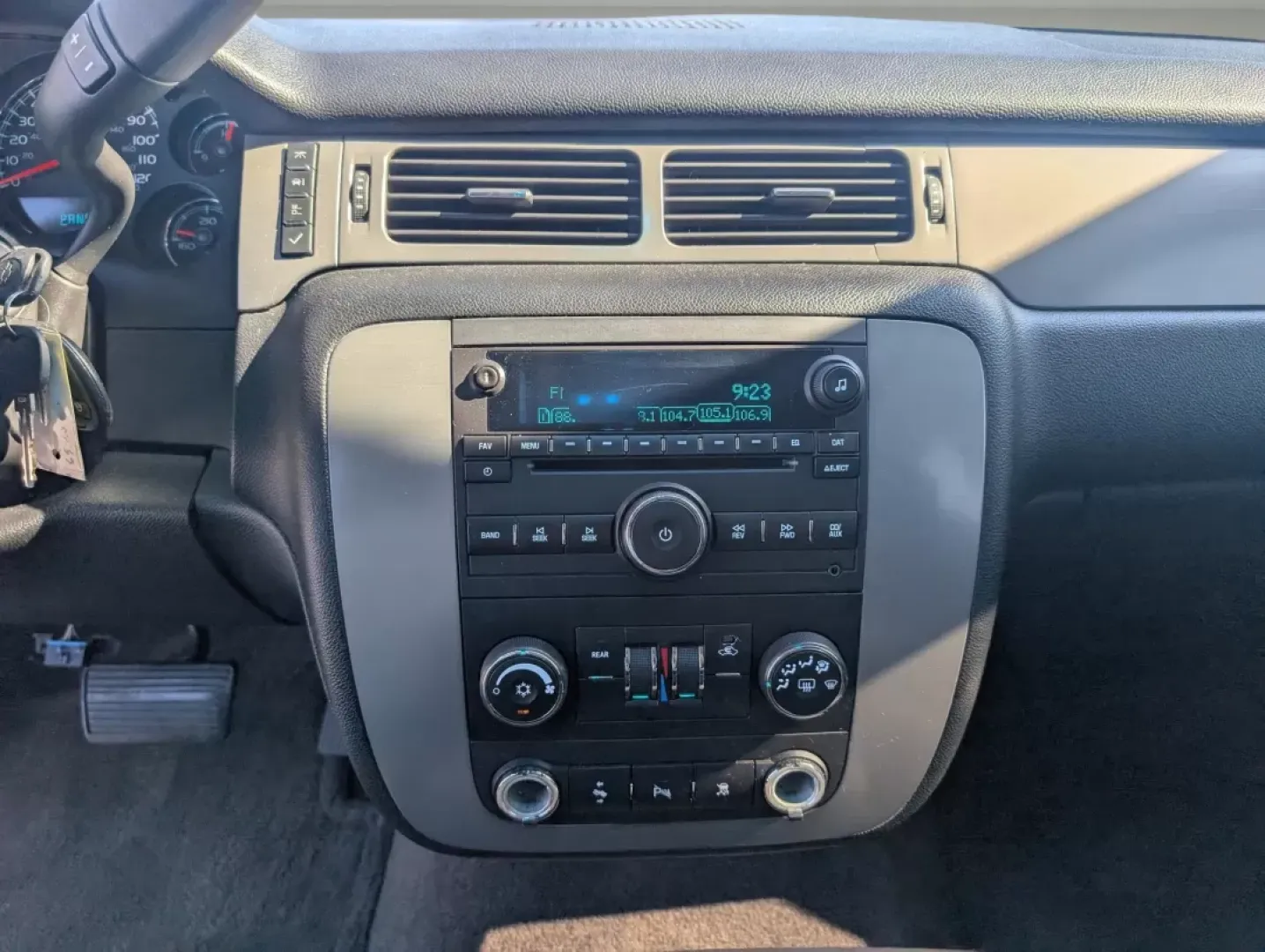 2009 /Ebony Chevrolet Tahoe LS (1GNEC13329R) with an Other engine, located at 5115 14th Ave., Columbus, GA, 31904, (706) 323-0345, 32.511494, -84.971046 - **Explore the Open Road in This 2009 Chevrolet Tahoe Your Next Adventure Awaits!**<br /> <br /> Are you dreaming of weekend getaways with family, or perhaps a reliable companion for your daily commute? Look no further! The 2009 Chevrolet Tahoe LS is the ideal SUV for those who crave versatility wit - Photo#15