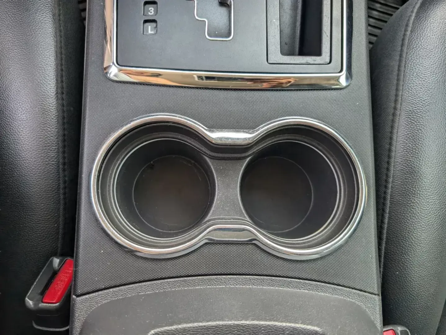 2009 /Dark slate gray Chrysler 300 Touring (2C3KA53V69H) with an Gas V6 3.5L/214 engine, 4-Speed Automatic transmission, located at 3959 U.S. 80 W, Phenix City, AL, 36870, (334) 297-4885, 32.469296, -85.135185 - Welcome to a new chapter in your driving experience! Whether you're navigating the bustling streets of Phenix City or embarking on a weekend getaway, the 2009 Chrysler 300 Touring is the perfect vehicle for those seeking a blend of comfort, style, and reliability. With its deep Dark Titanium Metalli - Photo#12